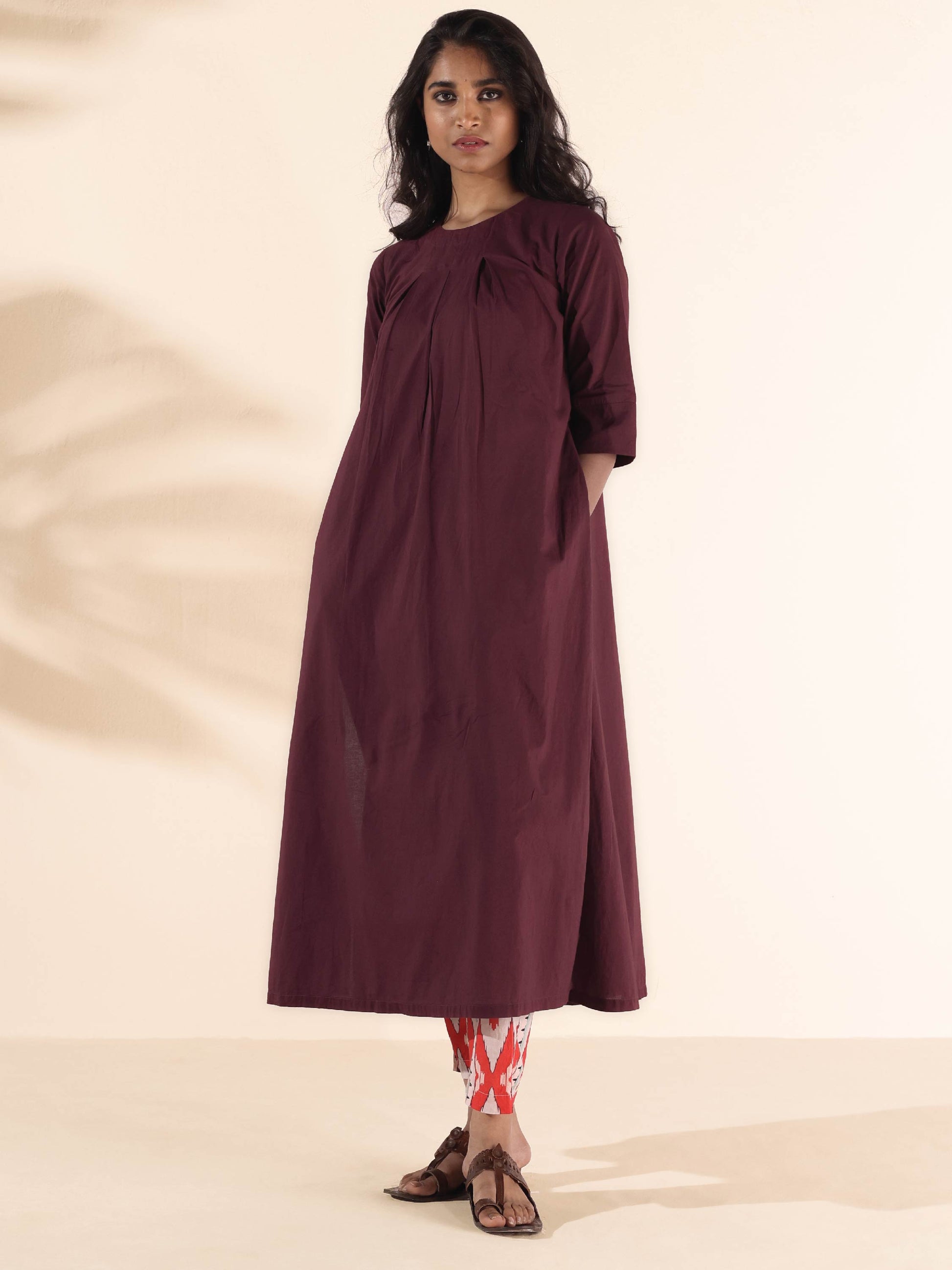 trueBrowns Maroon Cotton Ikat Slit Kurta Pant Set 