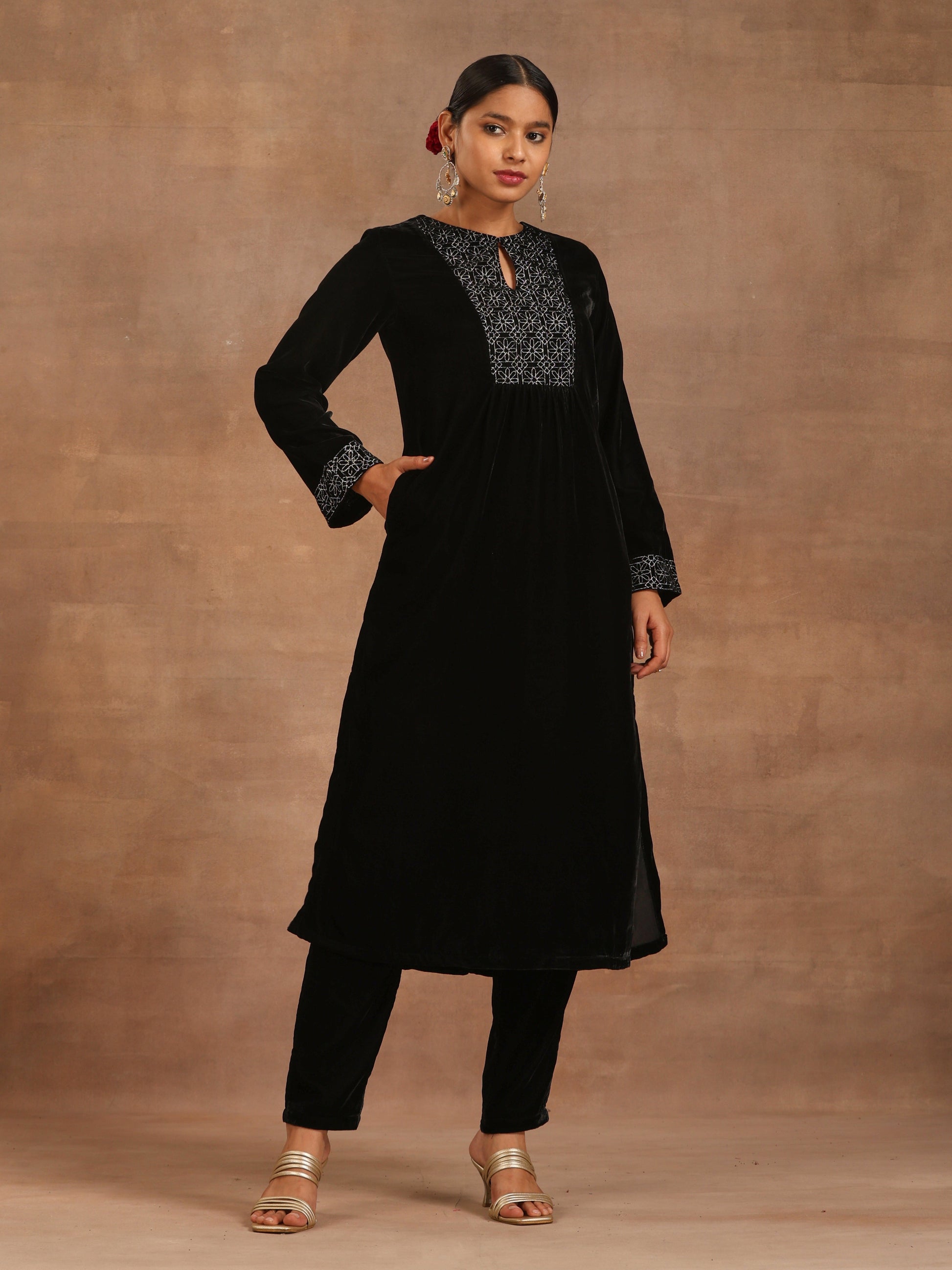 trueBrowns Black Velvet Embroidered Kurta 