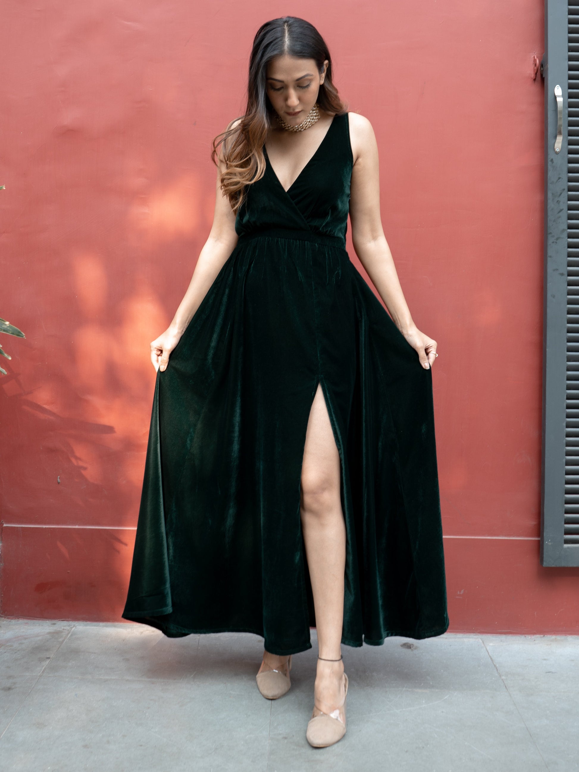 trueBrowns Dark Green Velvet Sleeveless Dress 