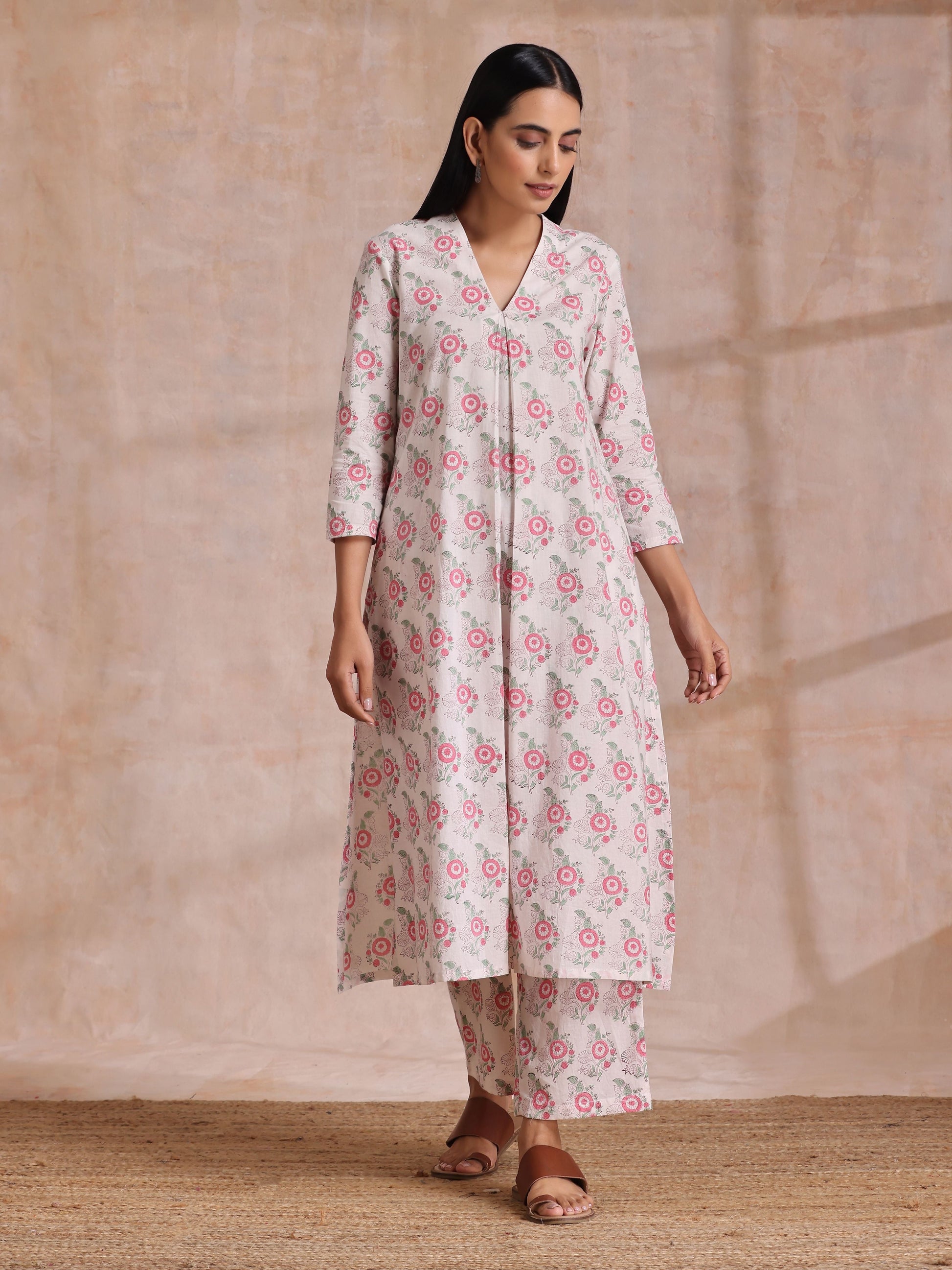 trueBrowns Pink Green Buta On White Block Print Cotton Slit Kurta Pant Set 