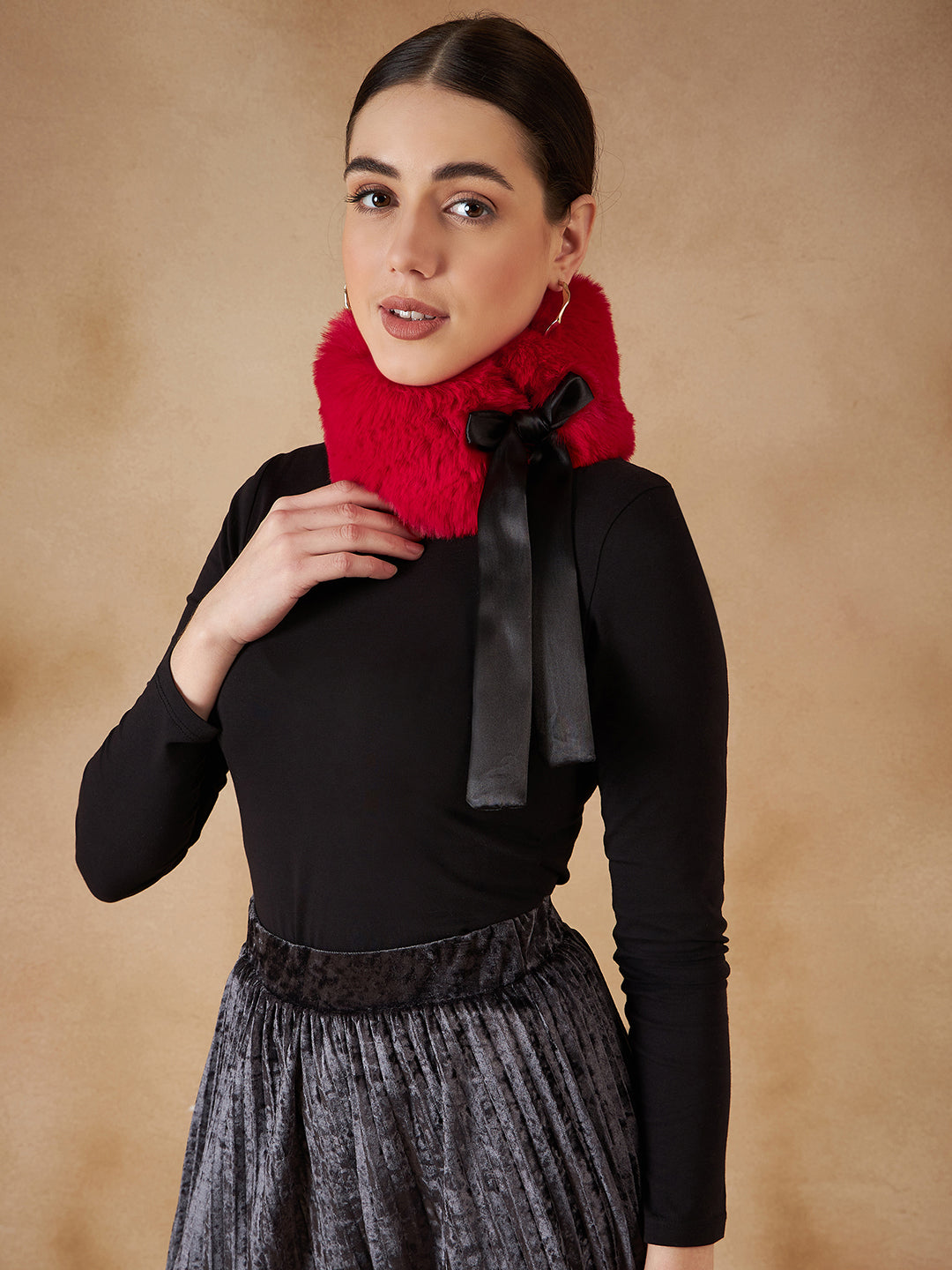 InWeave Women's Cherry Red Fur Neckpiece 