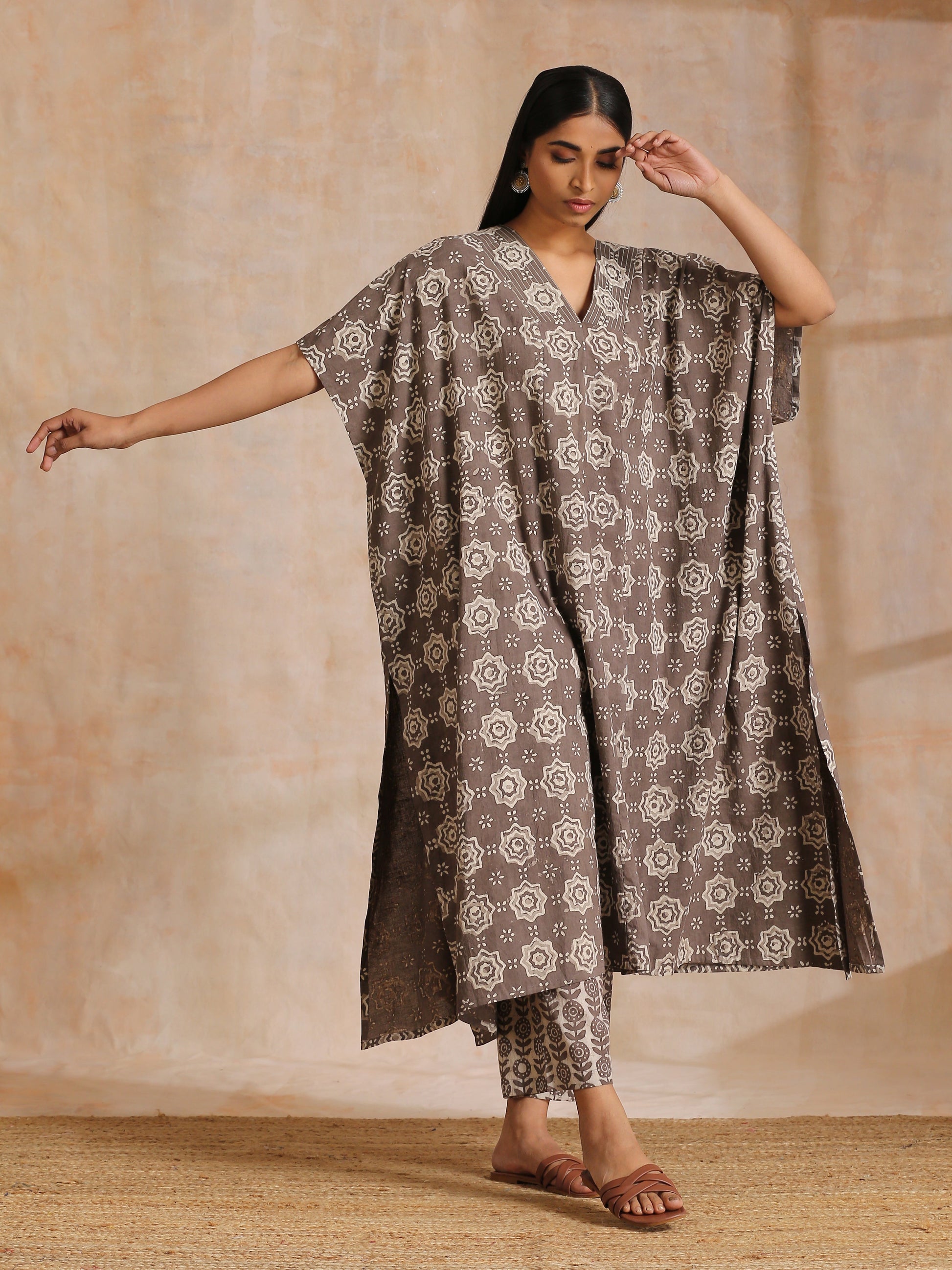 trueBrowns Clay Dabu Overall Print Cotton Panel Kaftan Kurta Pant Set 