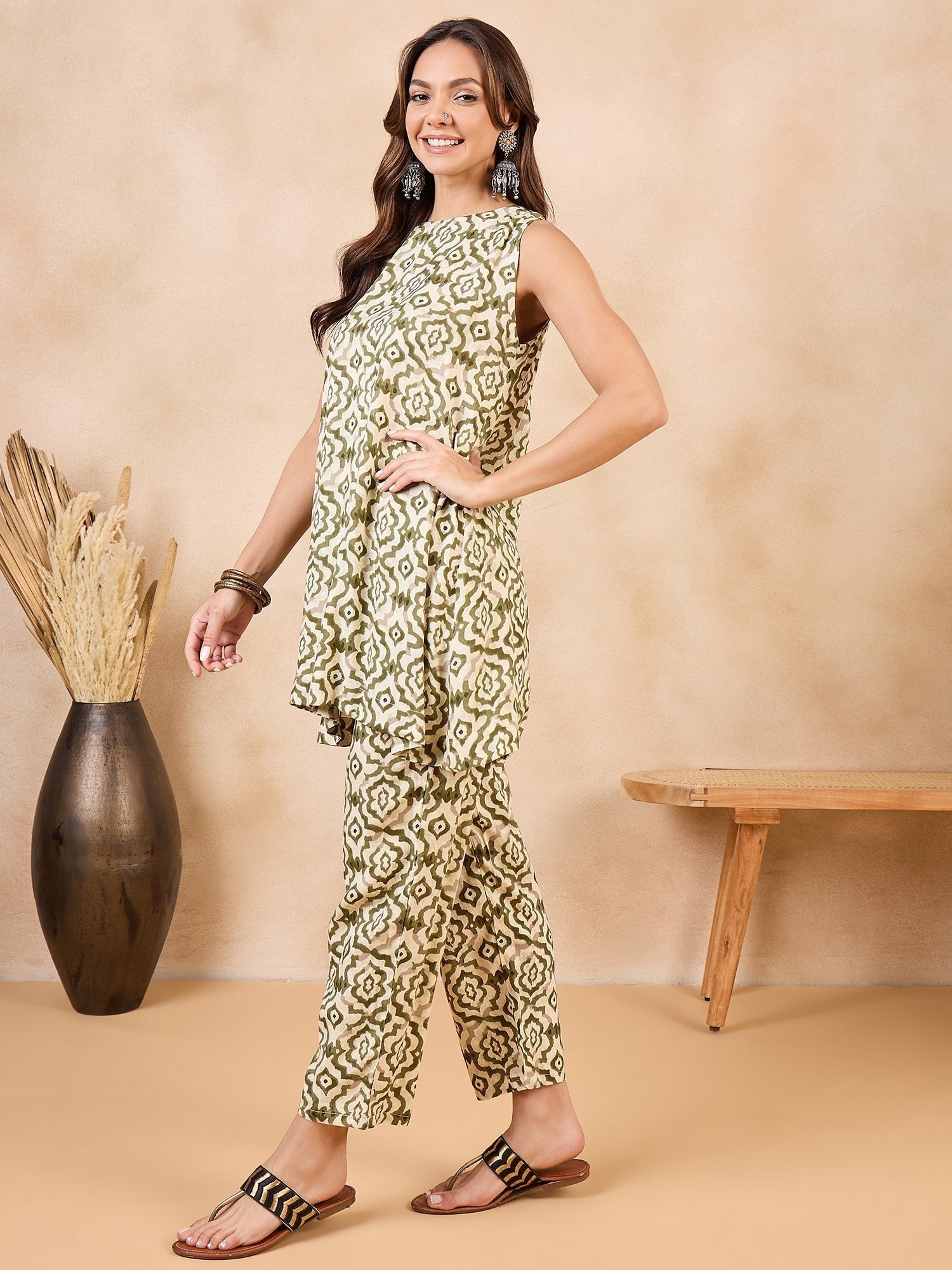 InWeave Mehandi Green White Moroccan Print Round Neck Kurta Set 