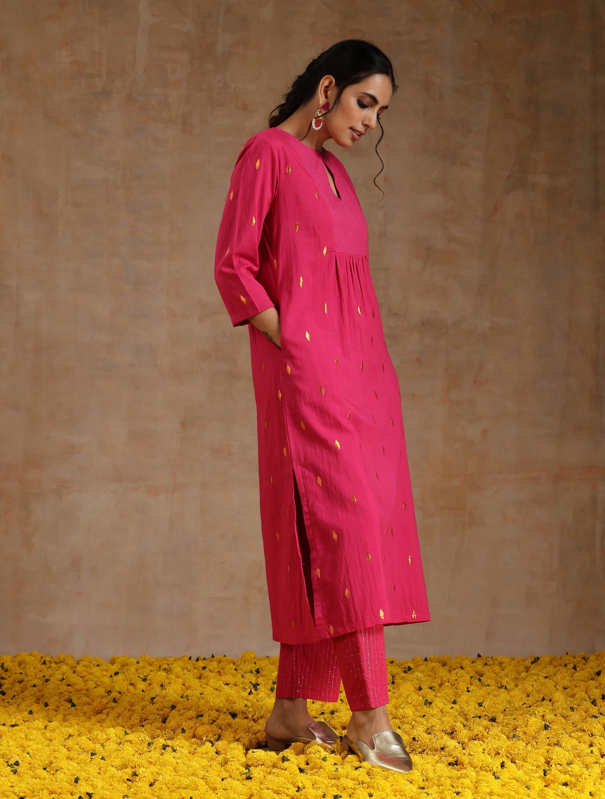 trueBrowns Pink Gold Cotton Yoke Kurta Set 