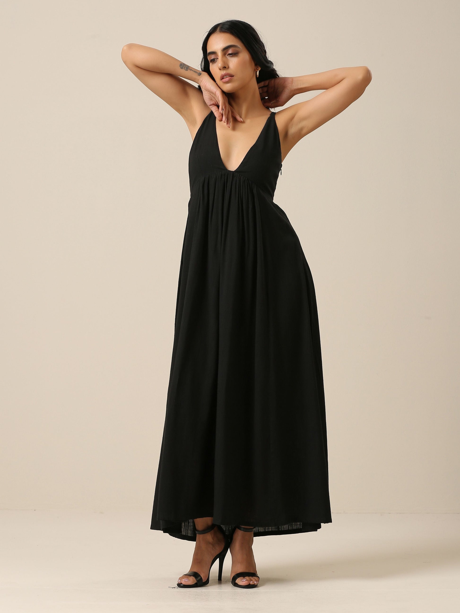 trueBrowns Black Slub Texture Sleeveless Dress 