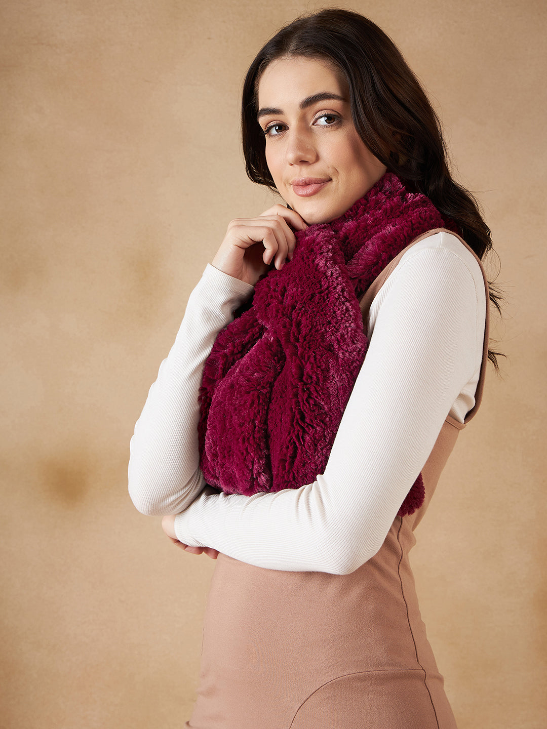 InWeave Women's Burgundy Faux Fur Neck Warmer 