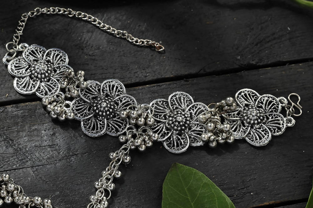 Mominos Fashion Kamal Johar Oxidised Silver-Plated Floral Design Bracelet 