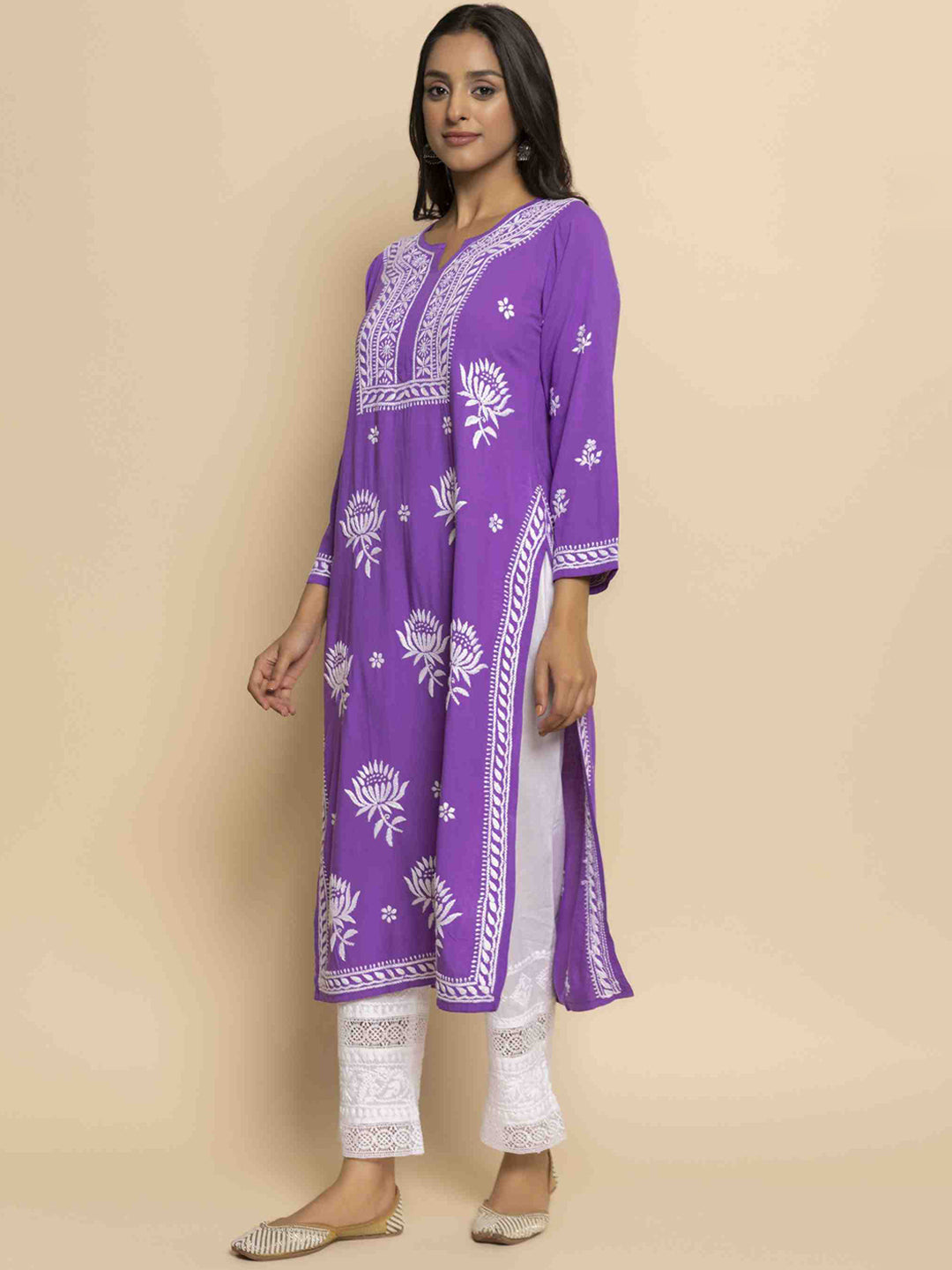 HOUSE OF KARI Ethnic Motifs Chikankari Embroidered Notched Round Neck Straight Kurta 