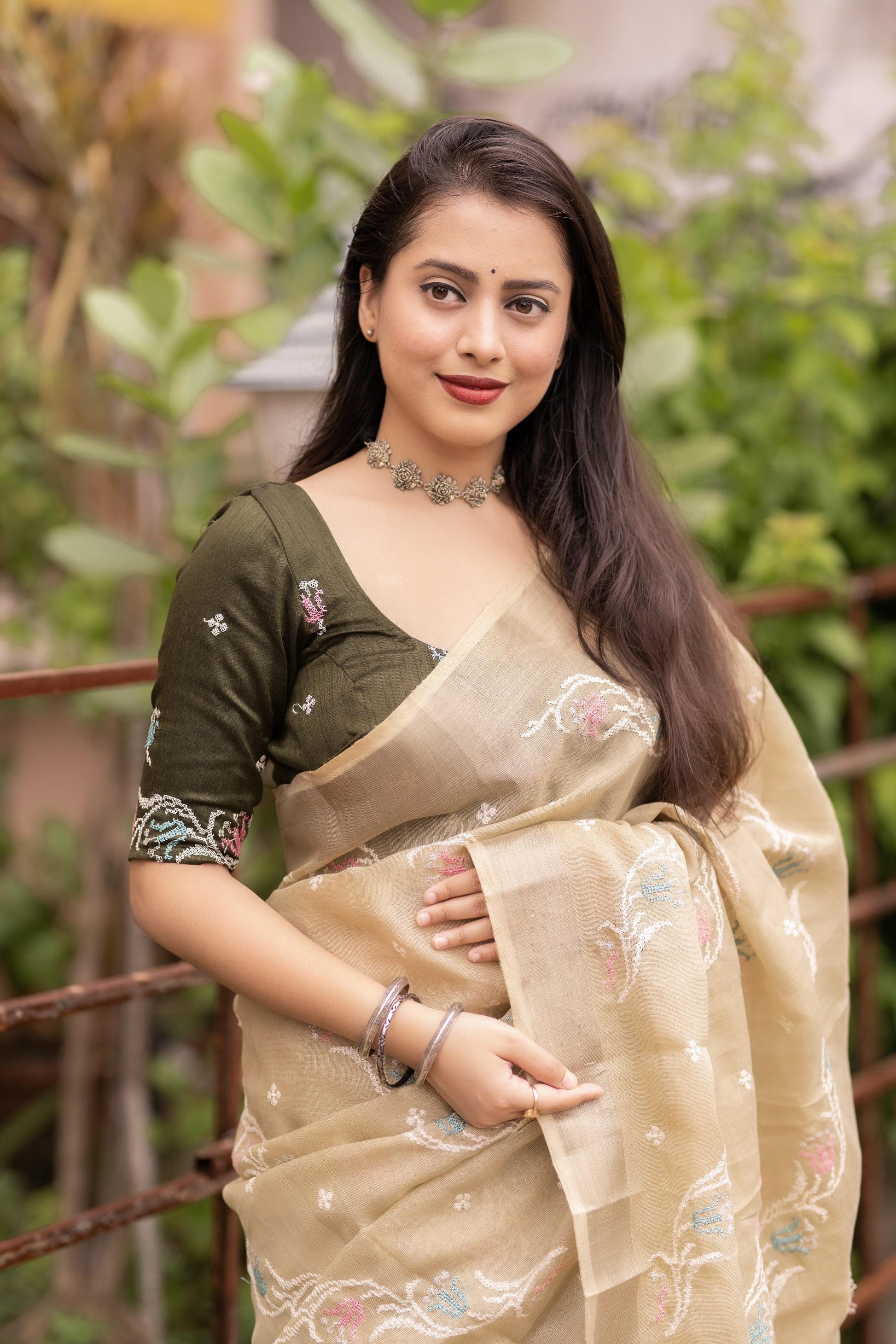 Olive Pure Linen Ethnic Motifs Saree with Unstitched Blouse - A2M