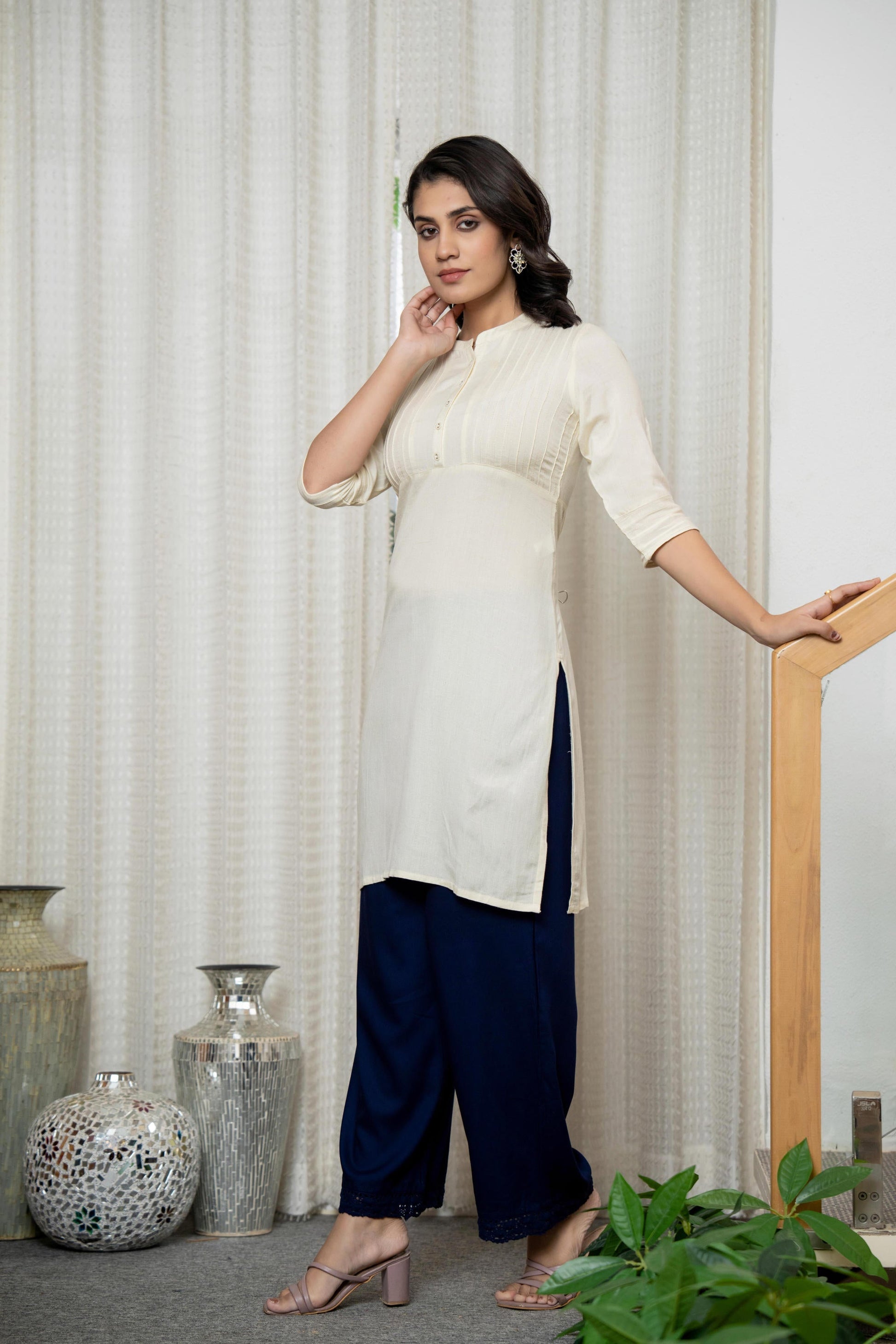 Juniper Rayon Knee-Length Straight Fit Kurta with Mandarin Collar