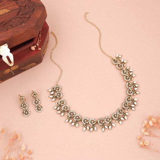 Tehzeeb Creations Gold Pleate White Colour Choker Set