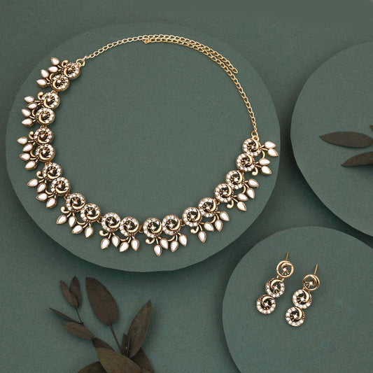 Tehzeeb Creations Gold Pleate White Colour Choker Set