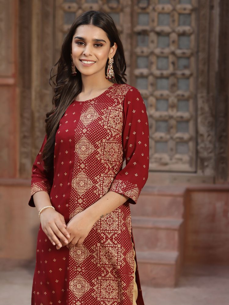 Juniper Women's Maroon Rayon Printed Straight Kurta