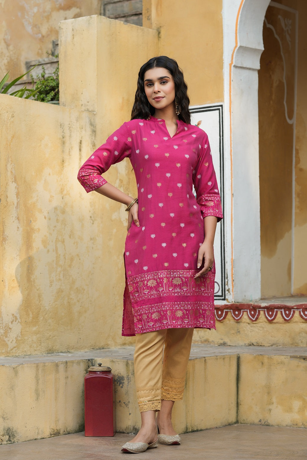 Juniper Fuchsia Ethnic Motif Printed Mono Viscose Straight Kurta
