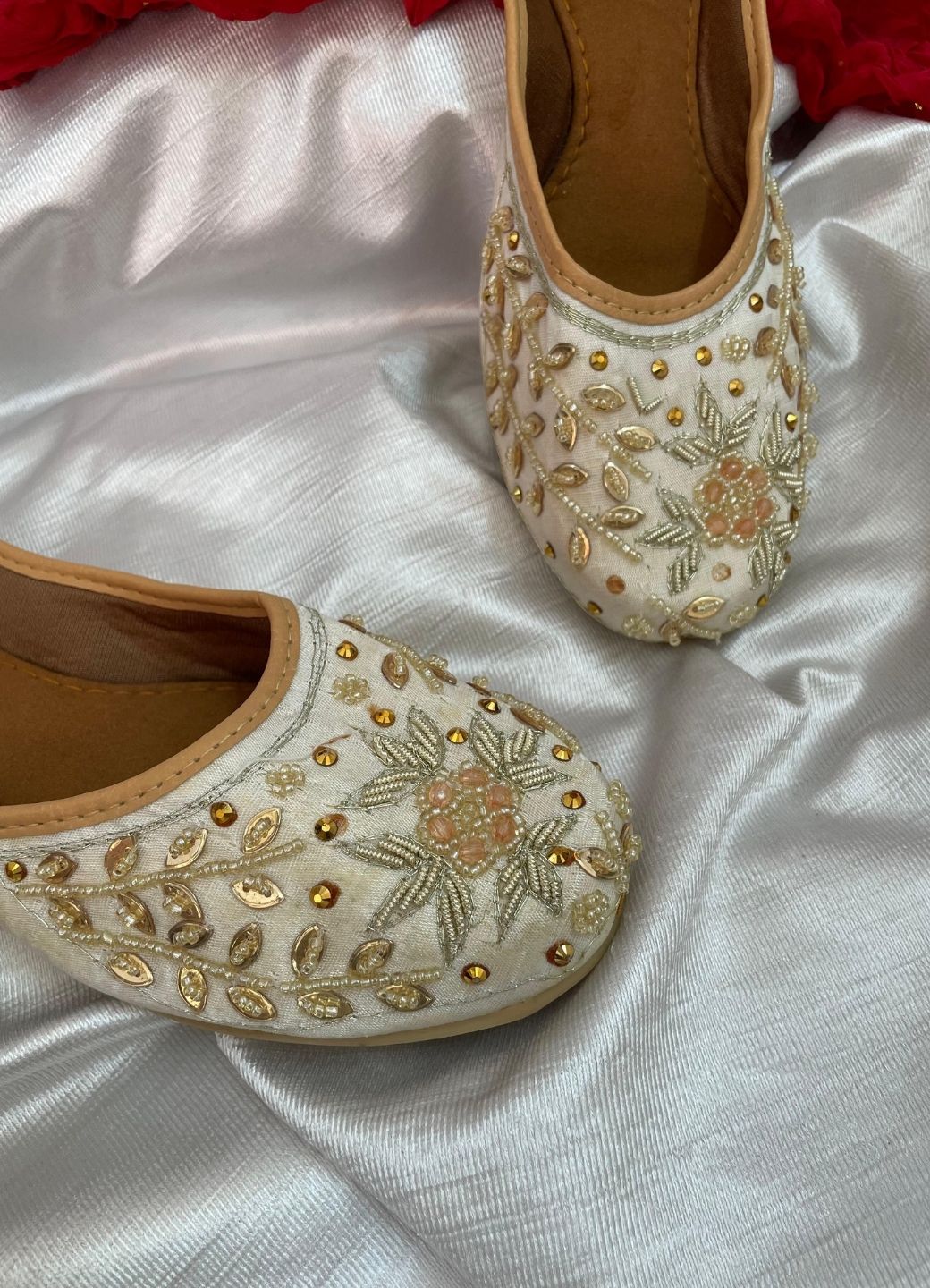 Desi Colour Women Indian Ethnic Footwear-White Dabka