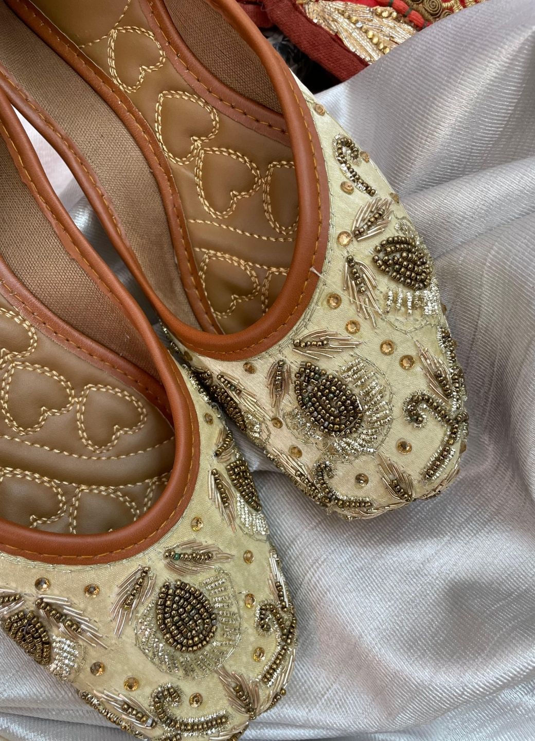 Desi Colour Women Indian Ethnic Footwear-Gold Stone Dabka