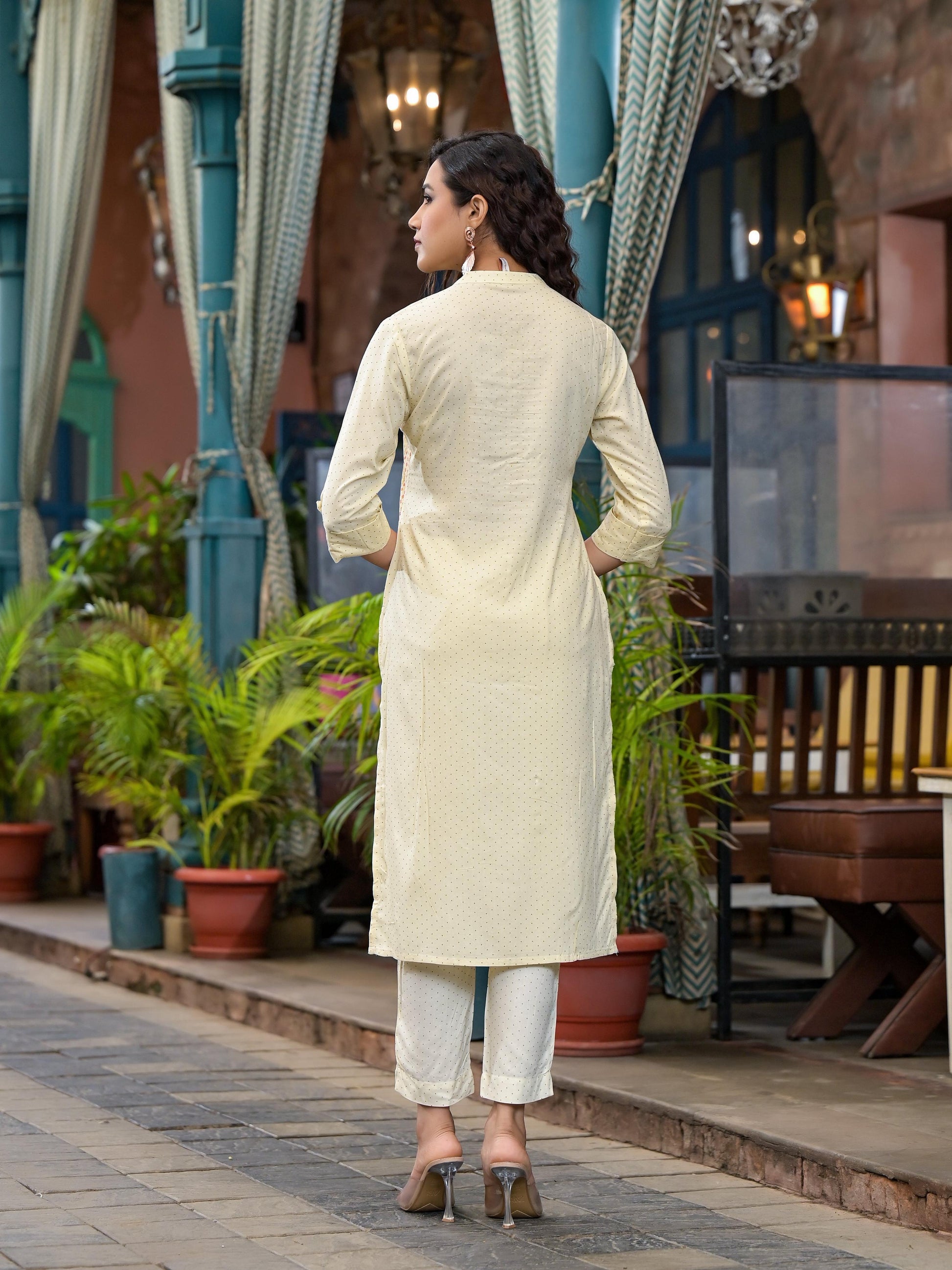 Juniper Women's Ivory Ethnic Motif Printed Liva Rayon Kurta Set With Buttons & Tassels