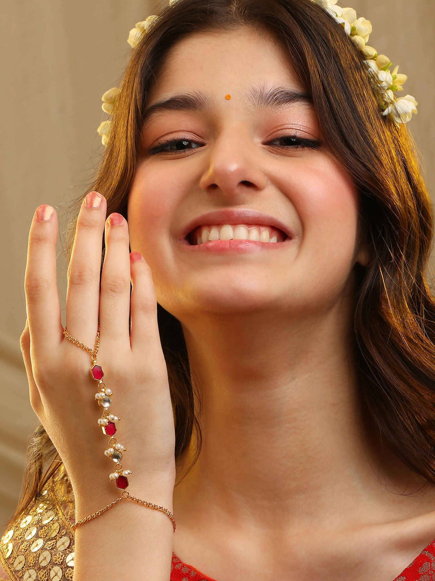 Ruby Raang Laal Noor Haath Phool