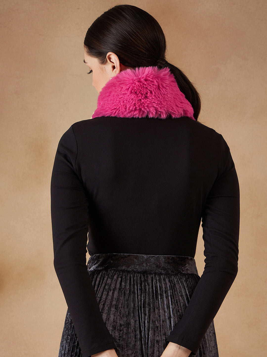 InWeave Women's Light Pink Fur Neckpiece 