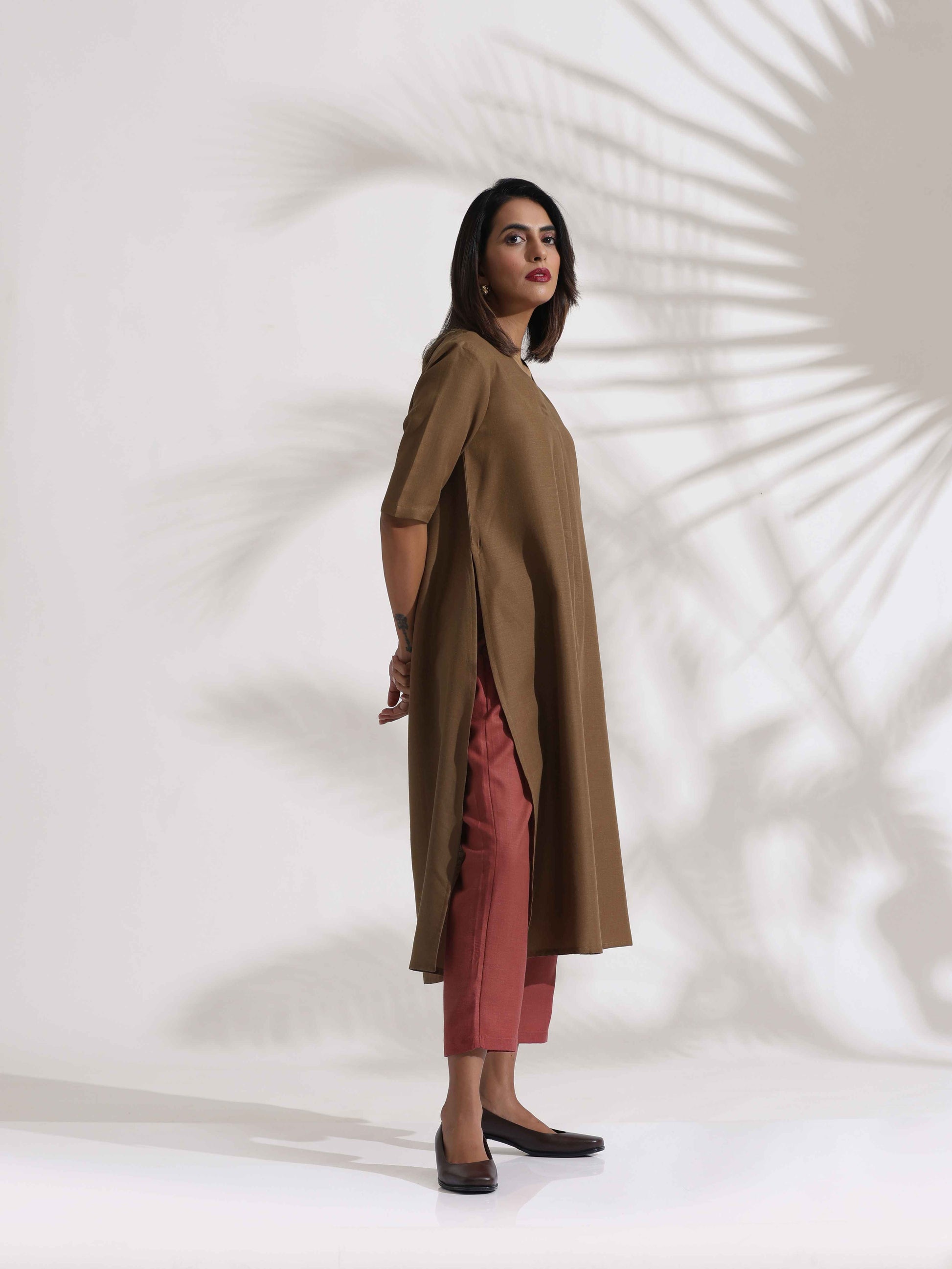 trueBrowns Brown Slub Highslit Kurta Set 