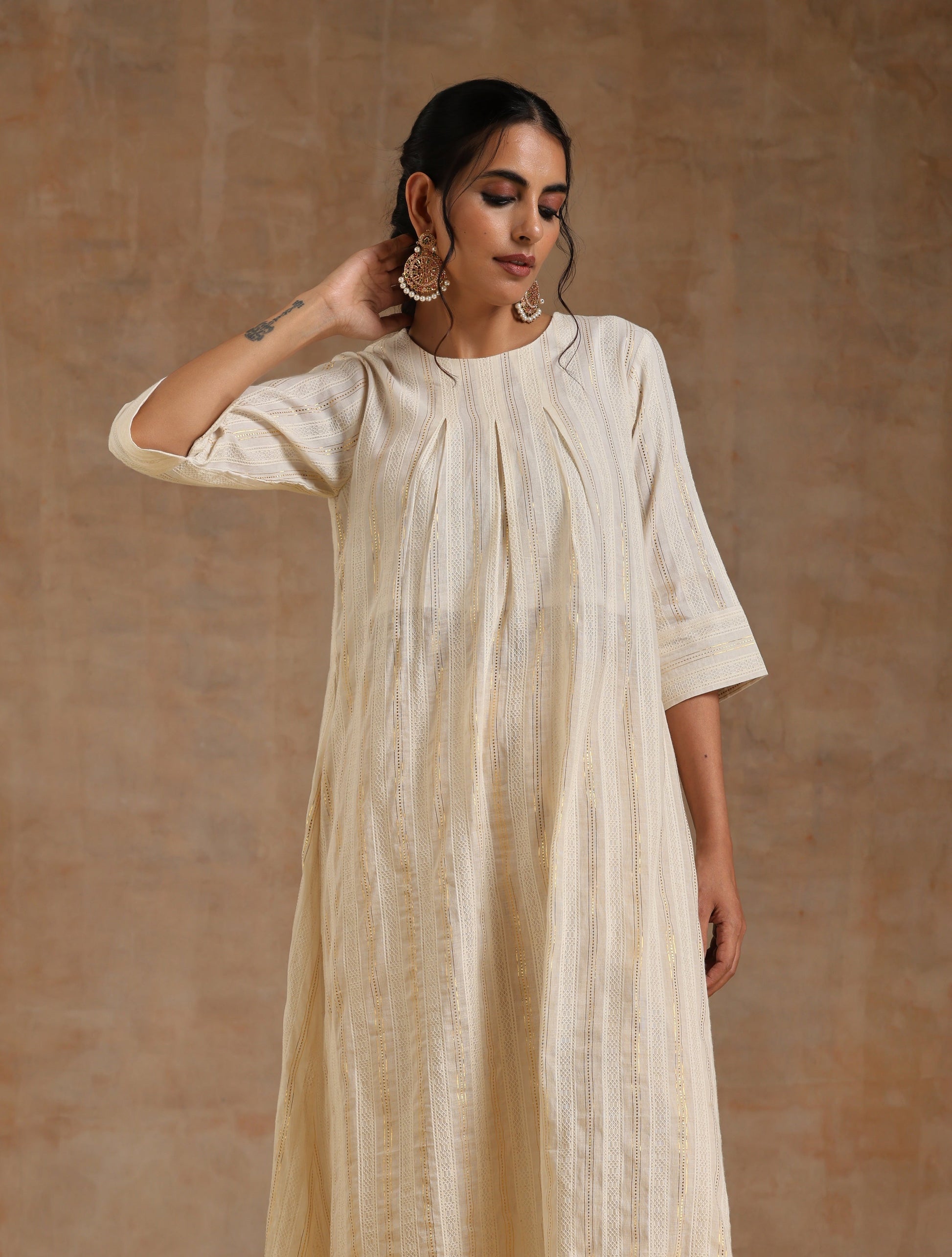 trueBrowns Ivory Gold Cotton Neck Pleat Kurta Set 