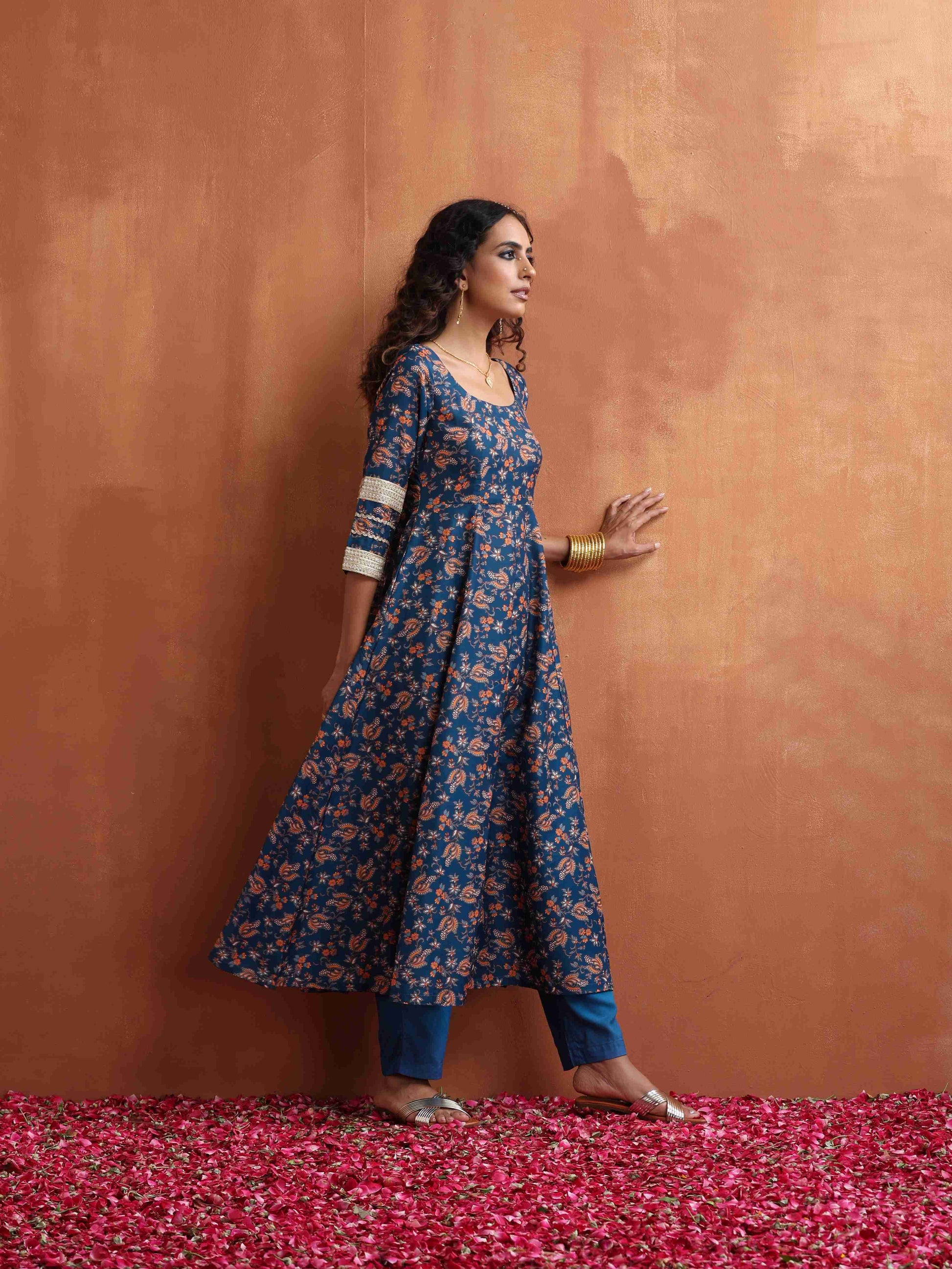 trueBrowns Blue Print Straight Kurta Set 