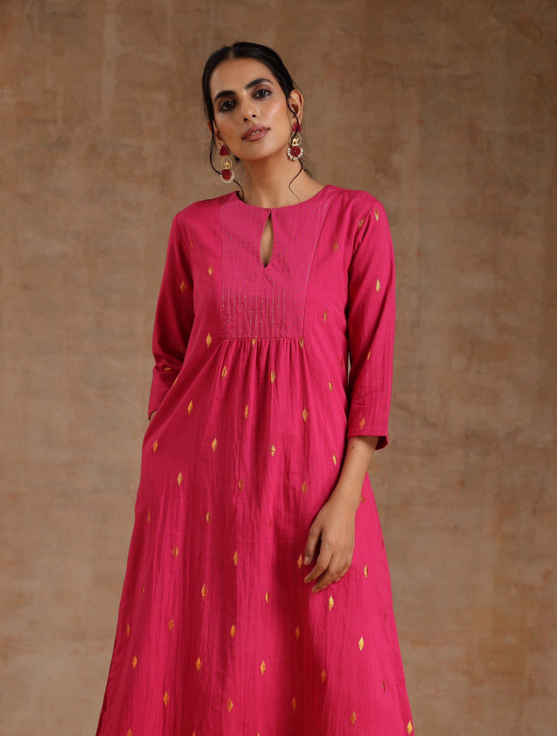 trueBrowns Pink Gold Cotton Yoke Kurta Set 