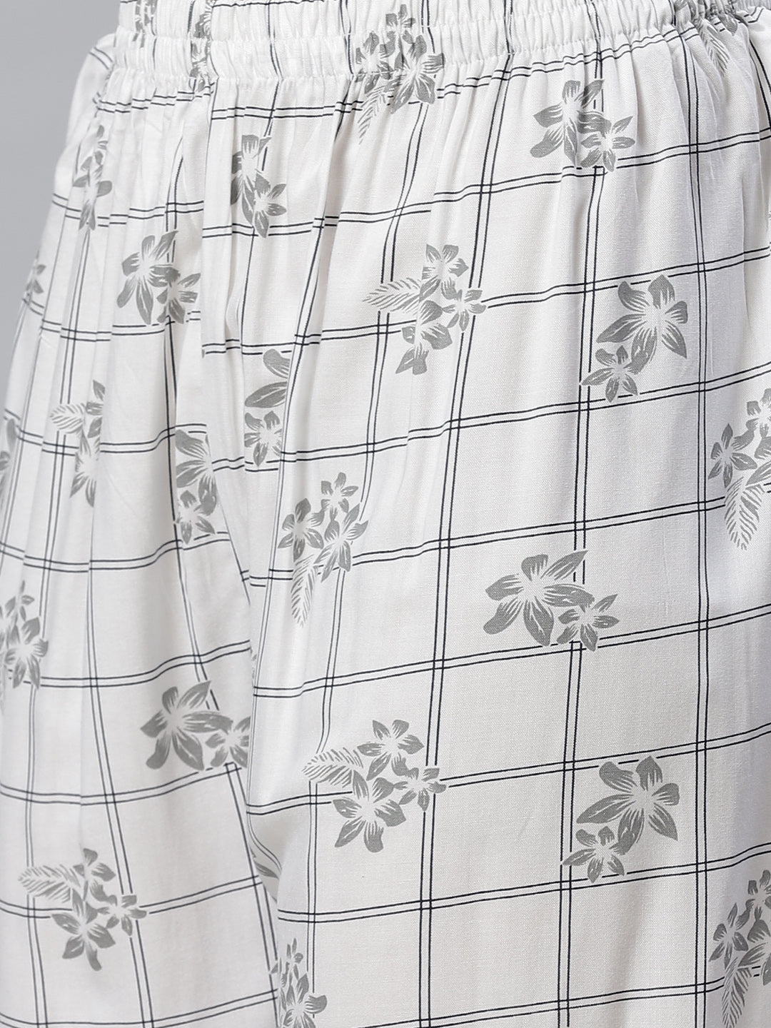 Jompers Women White & Black Floral Printed Kurta with Palazzos