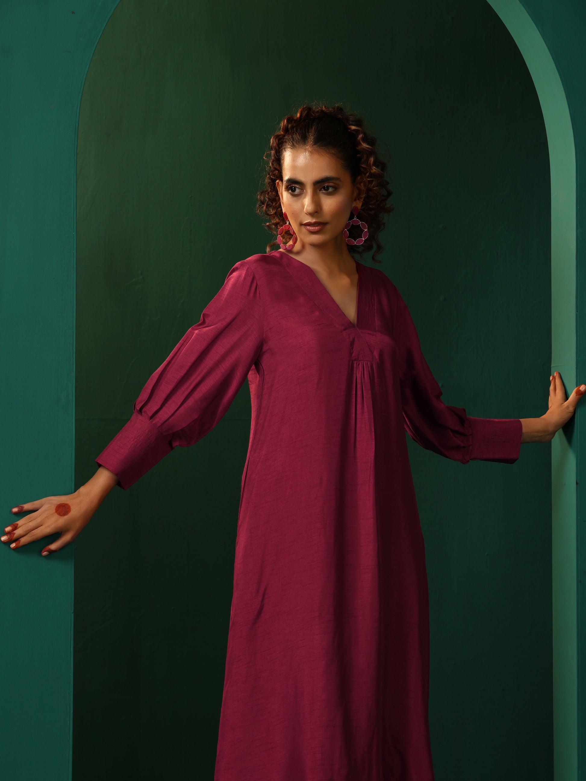 trueBrowns Maroon Silk Puff Sleeve Kurta Pant Set 