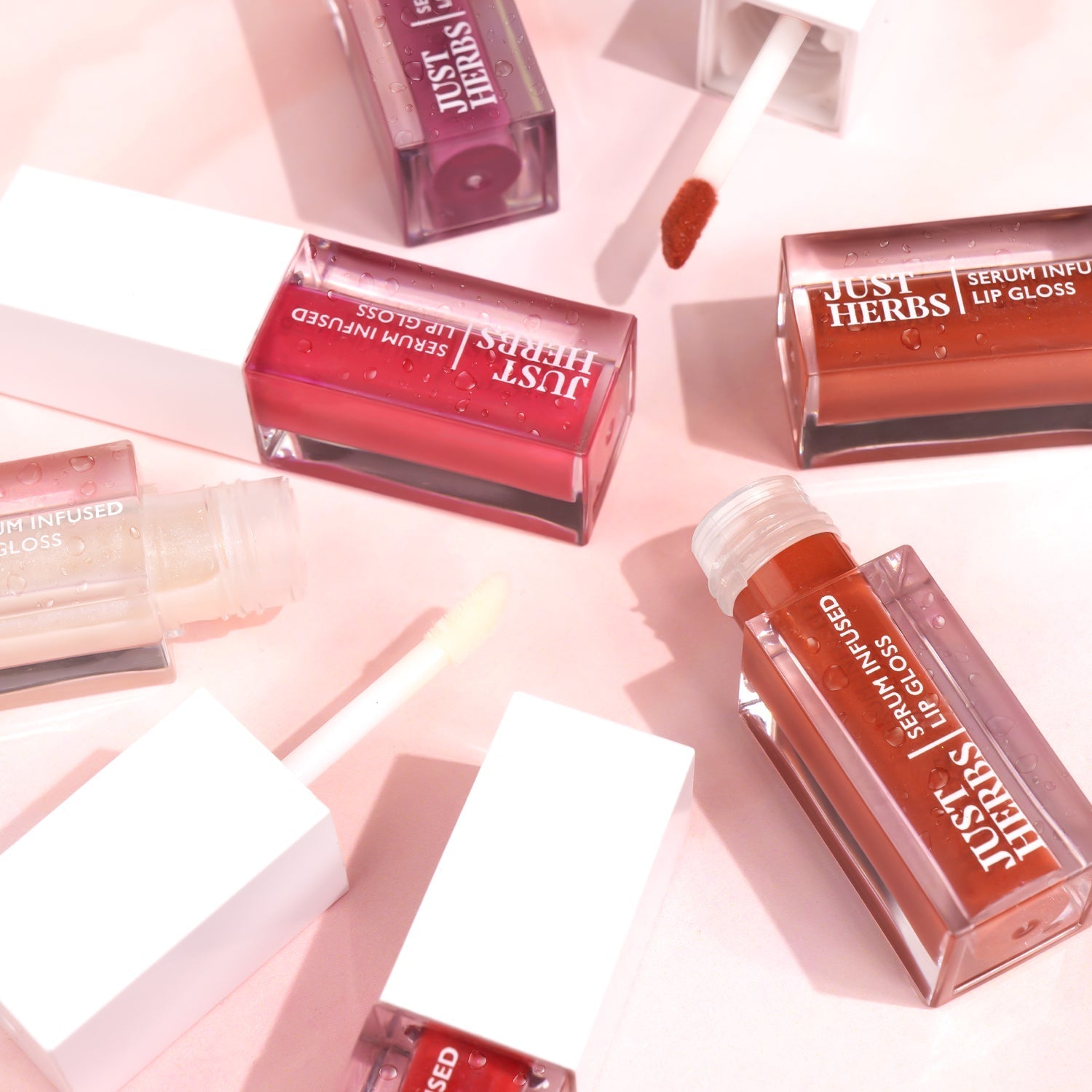 Serum-infused Lip Gloss with Mango Butter and Jojoba Oil 