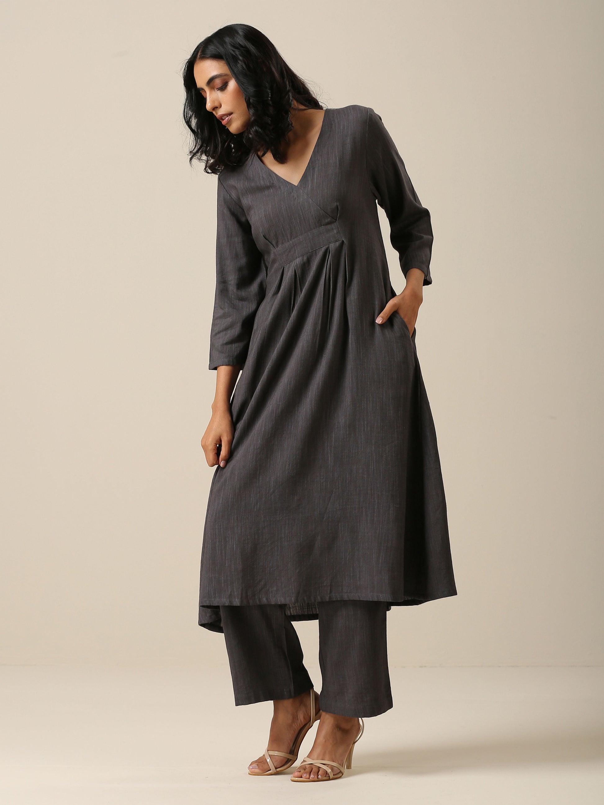 trueBrowns Slate Grey Slub Texture Overlap Pleat Kurta Pant Set 