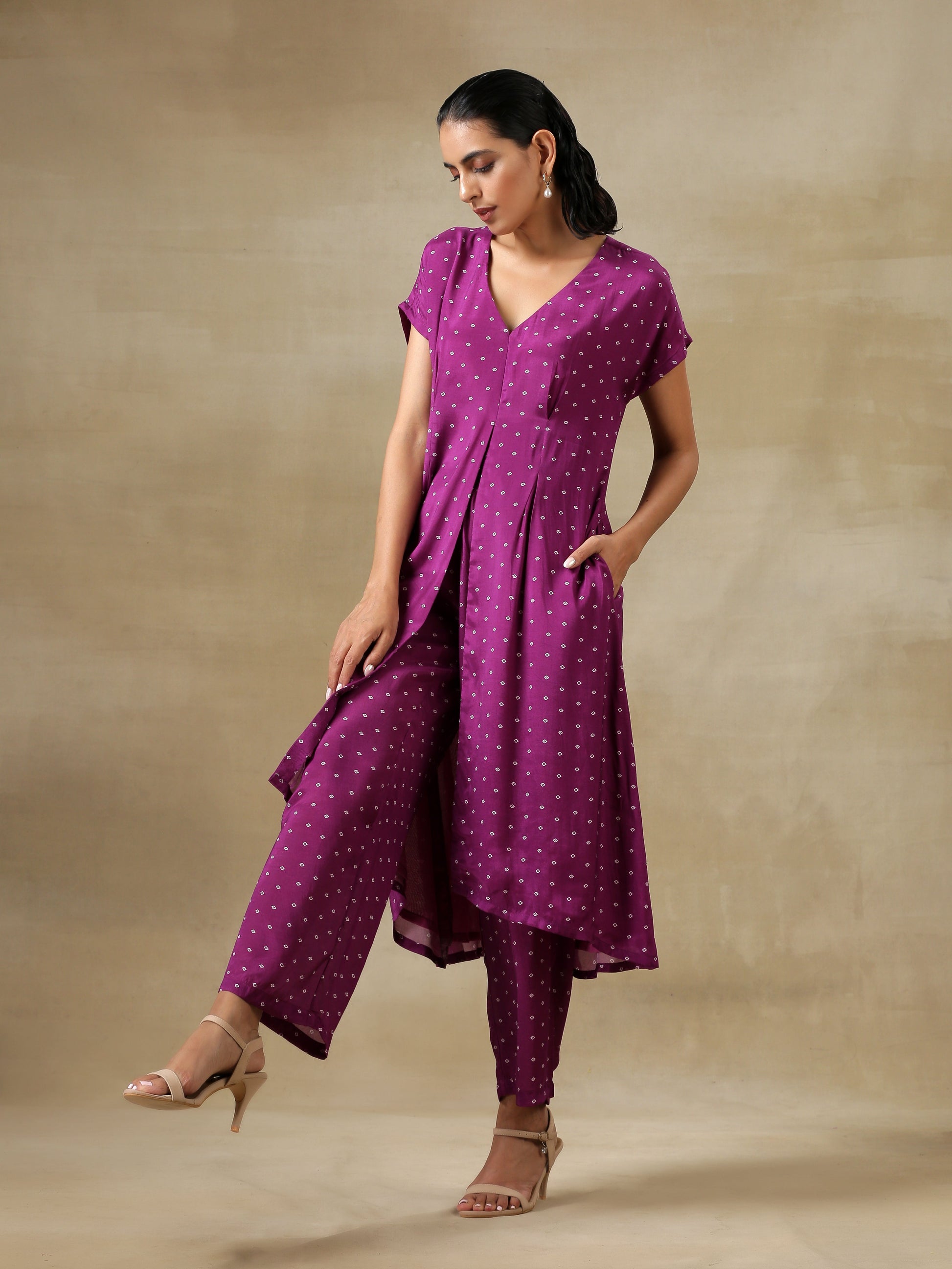 trueBrowns Purple Bandhani Printed Silk Drop Shoulder Kurta Pant Set 