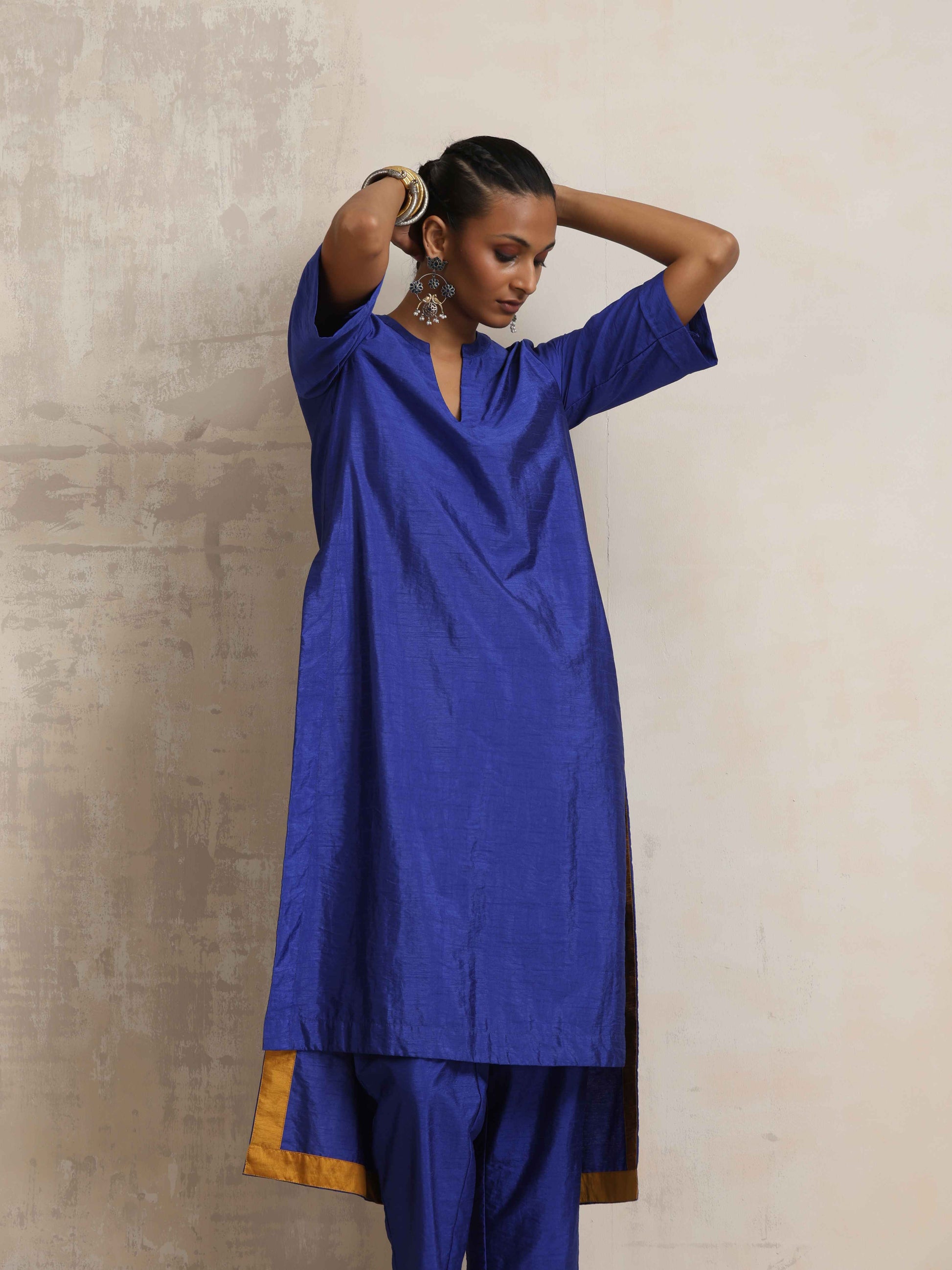 trueBrowns Blue Silk High Slit Kurta Set 