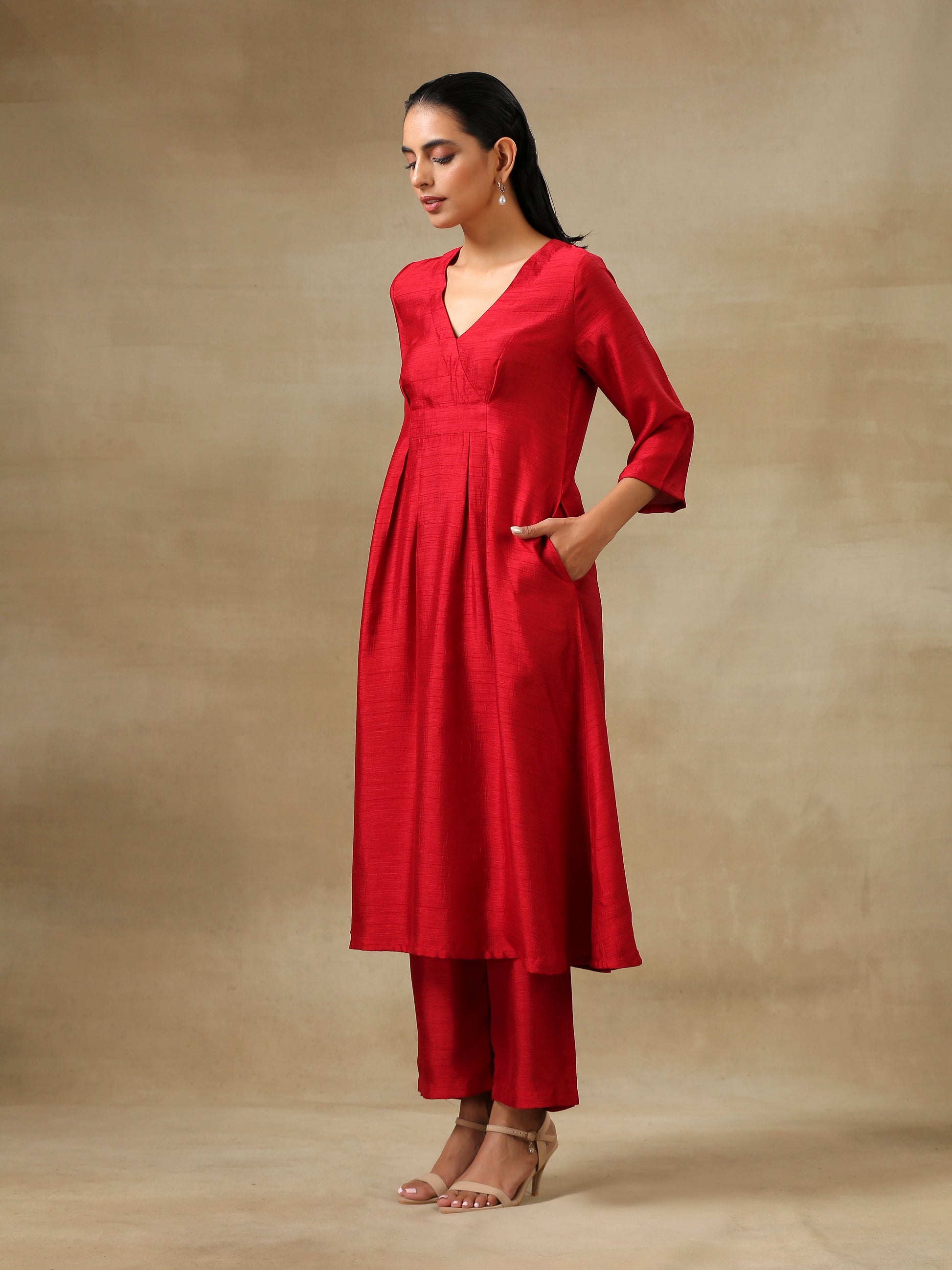 trueBrowns Maroon Textured Silk Overlap Pleat Kurta Pant Set 