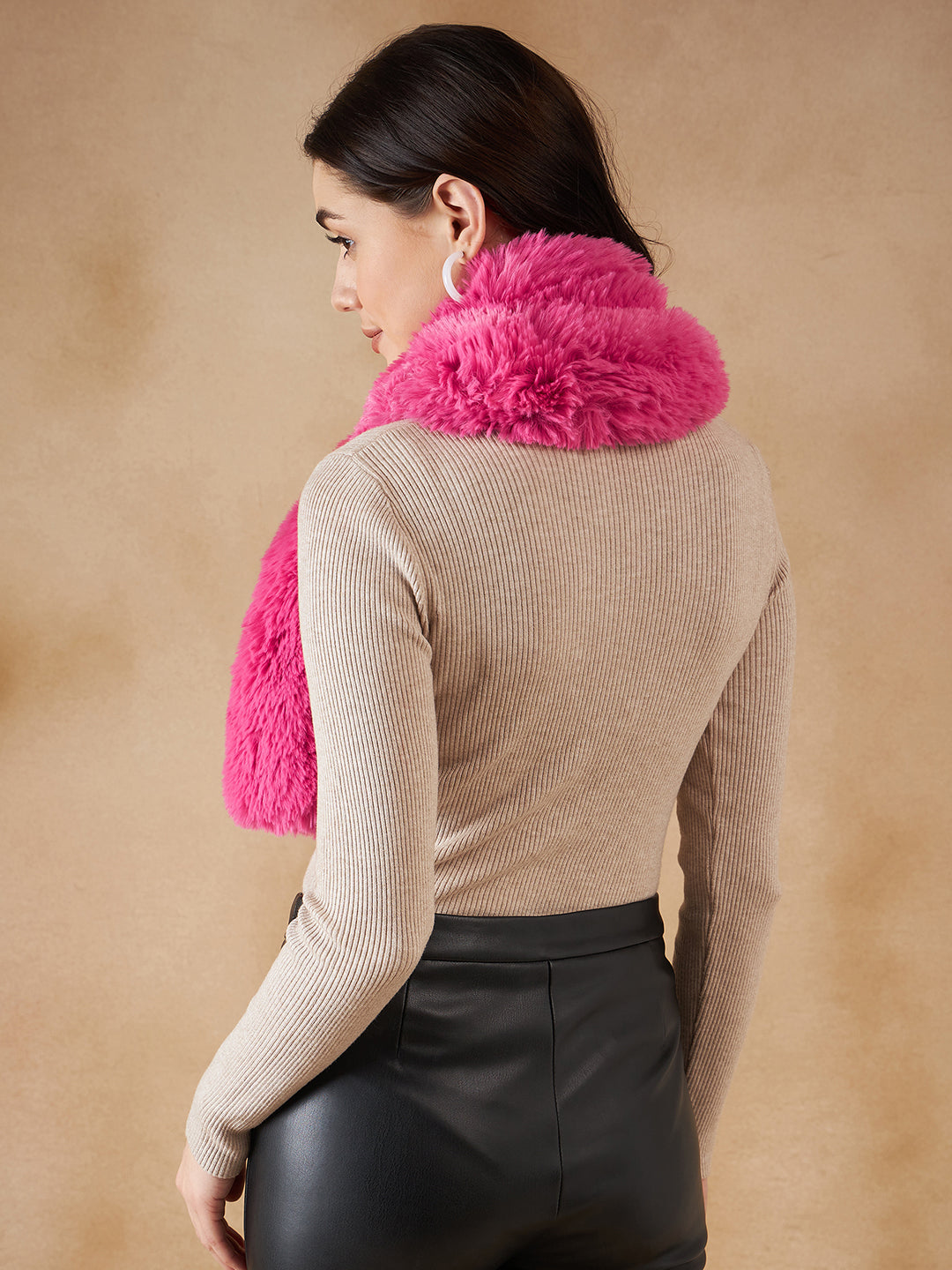 InWeave Women's Light Pink Faux Fur Neck Warmer 