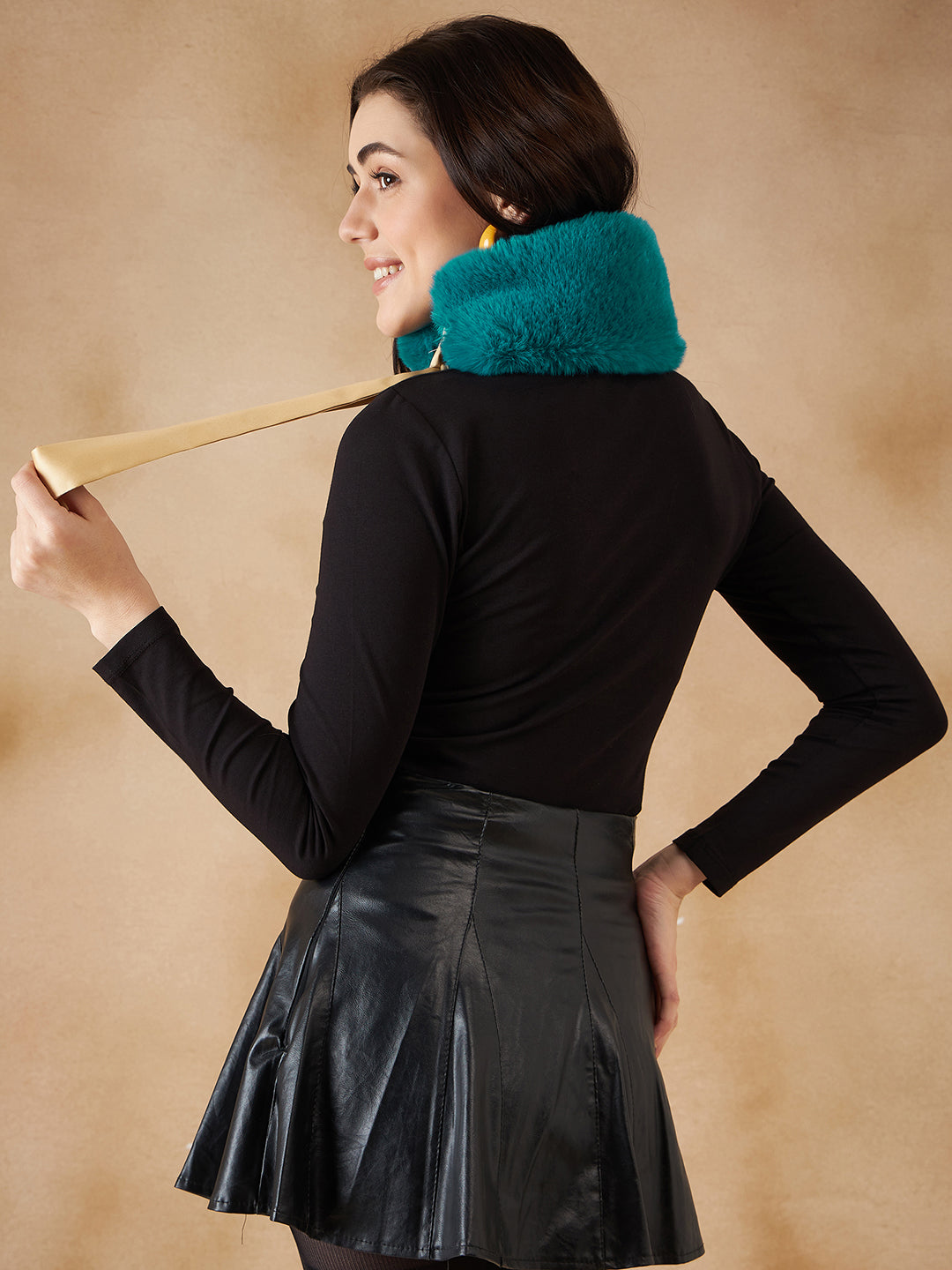 InWeave Women's Cyan Blue Fur Neckpiece 