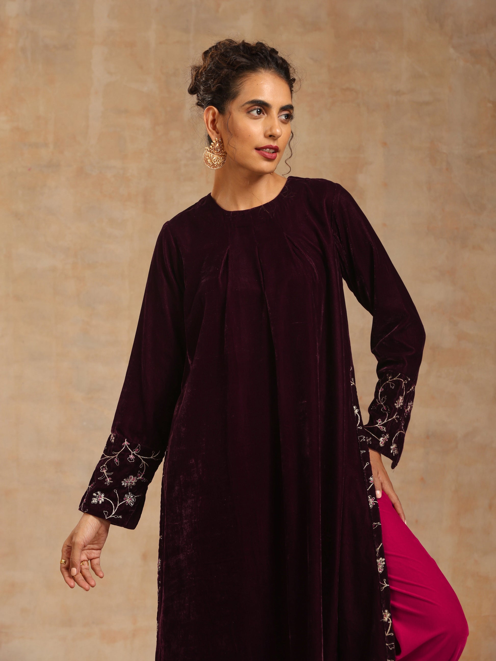 trueBrowns Wine Velvet Embroidered Kurta 