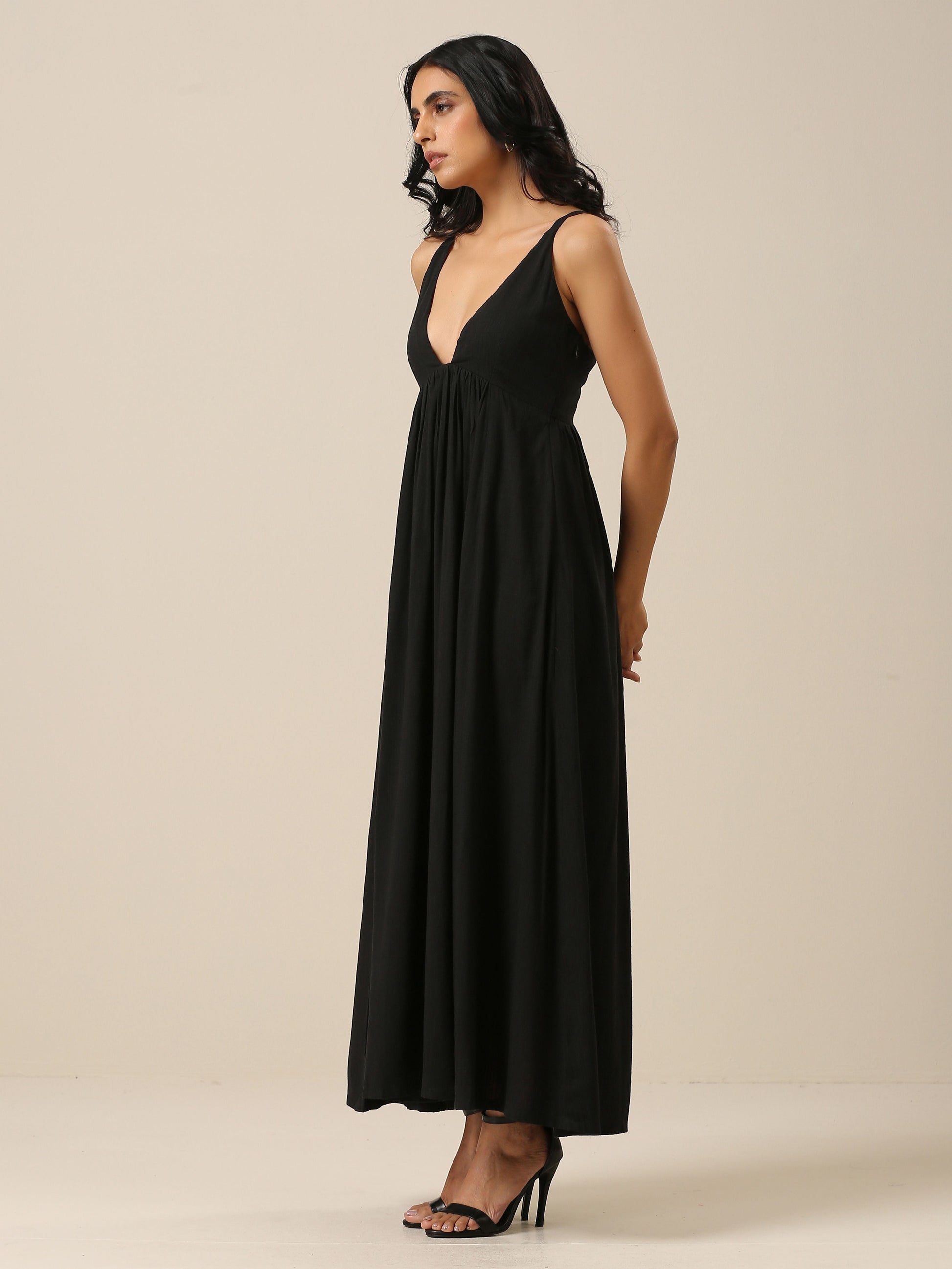 trueBrowns Black Slub Texture Sleeveless Dress 