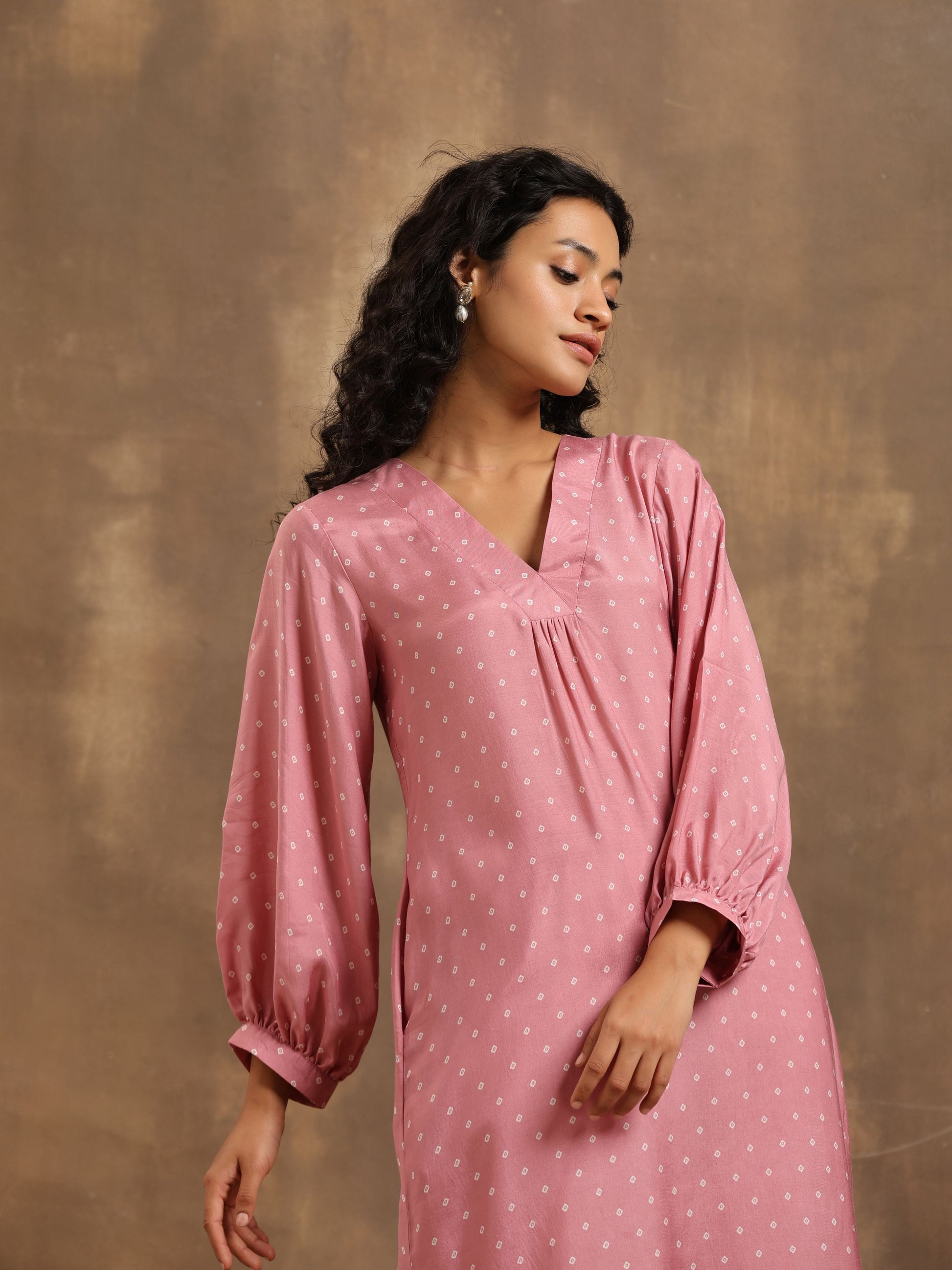 trueBrowns Light Mauve Bandhani Printed Silk Kurta Pant Set 