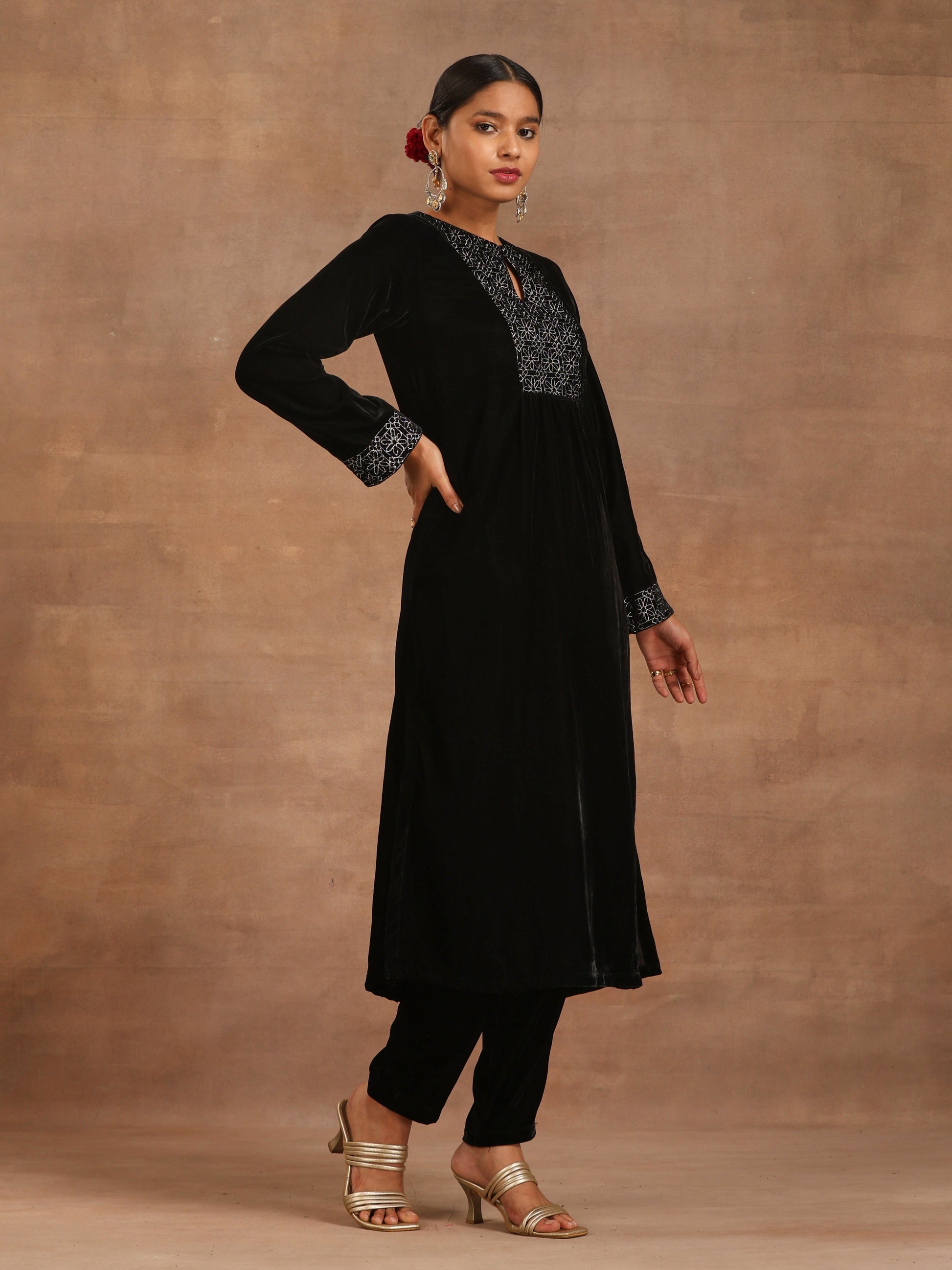 trueBrowns Black Velvet Embroidered Kurta 