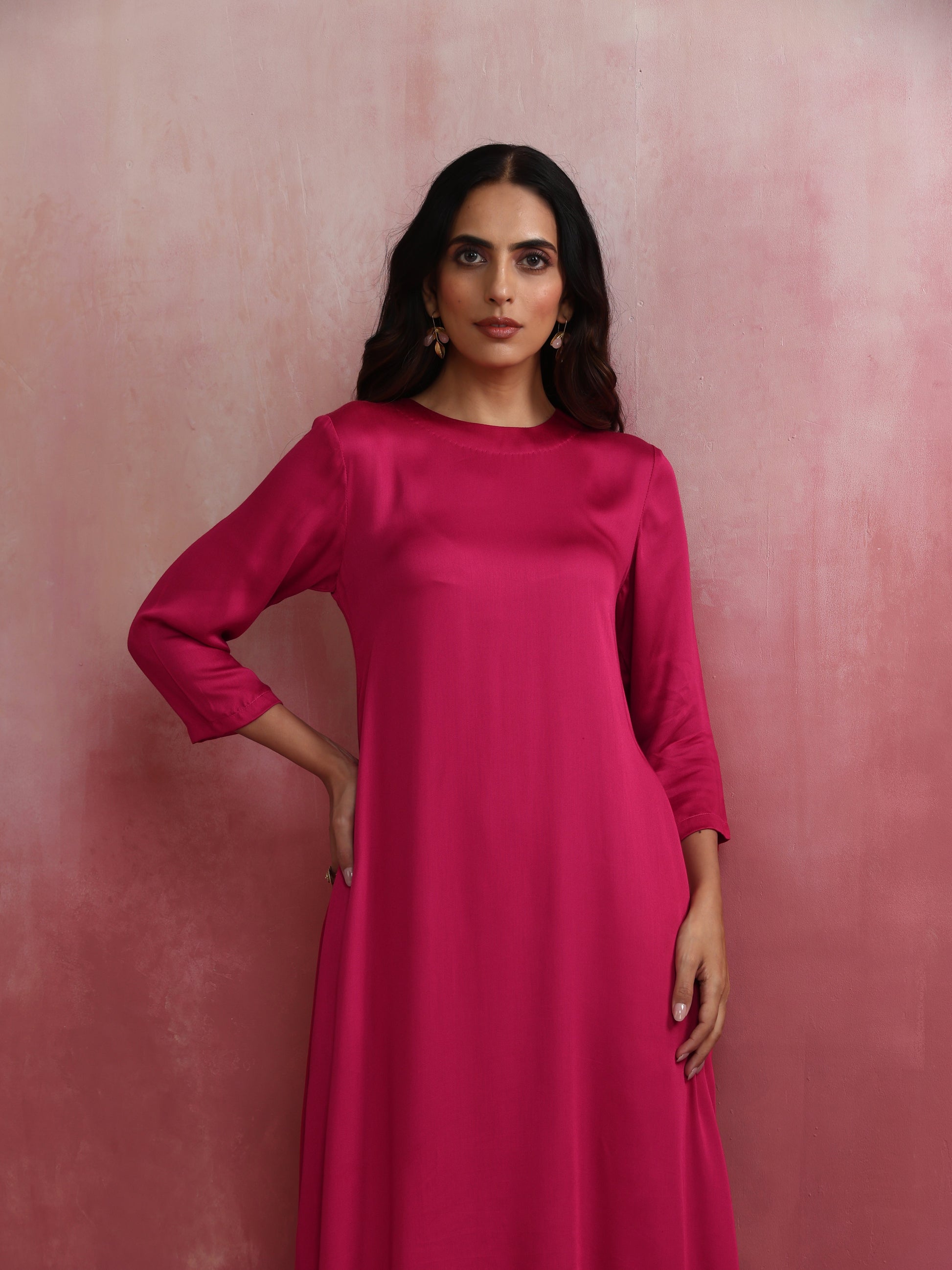 trueBrowns Magenta Highlow Modal Kurta Set 