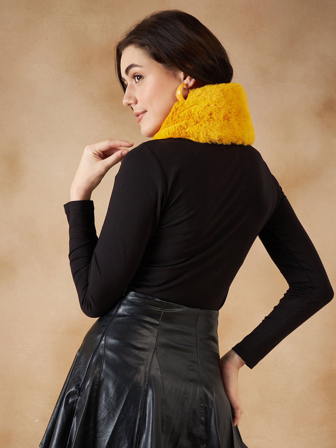 InWeave Women's Yellow Fur Neckpiece 