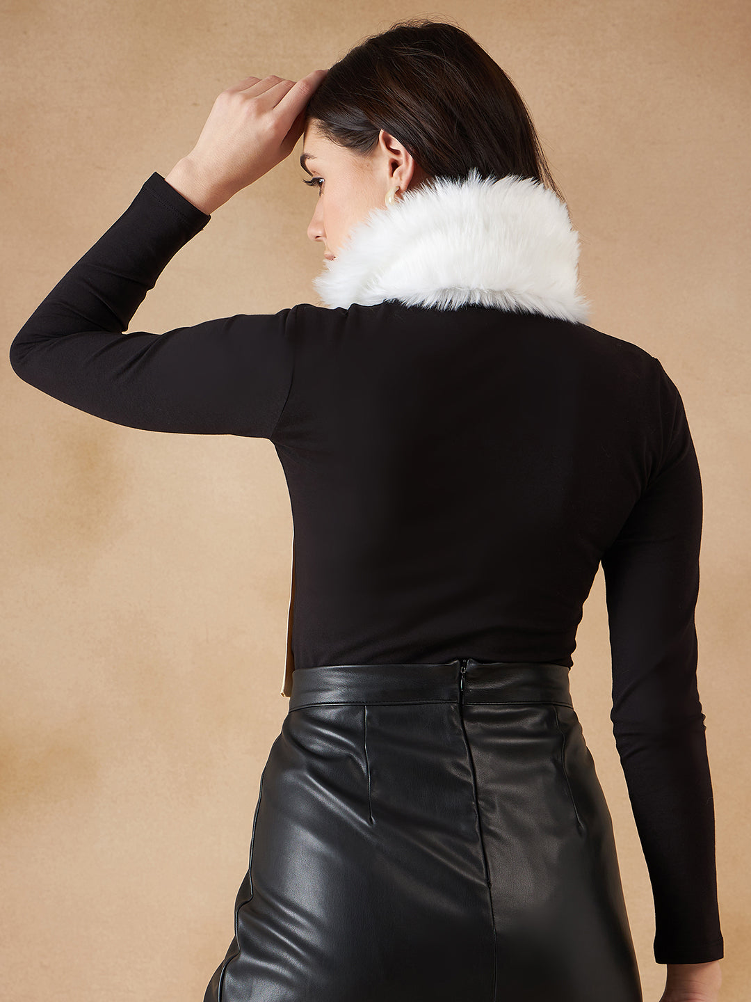 InWeave Women's Pure White Fur Neckpiece 