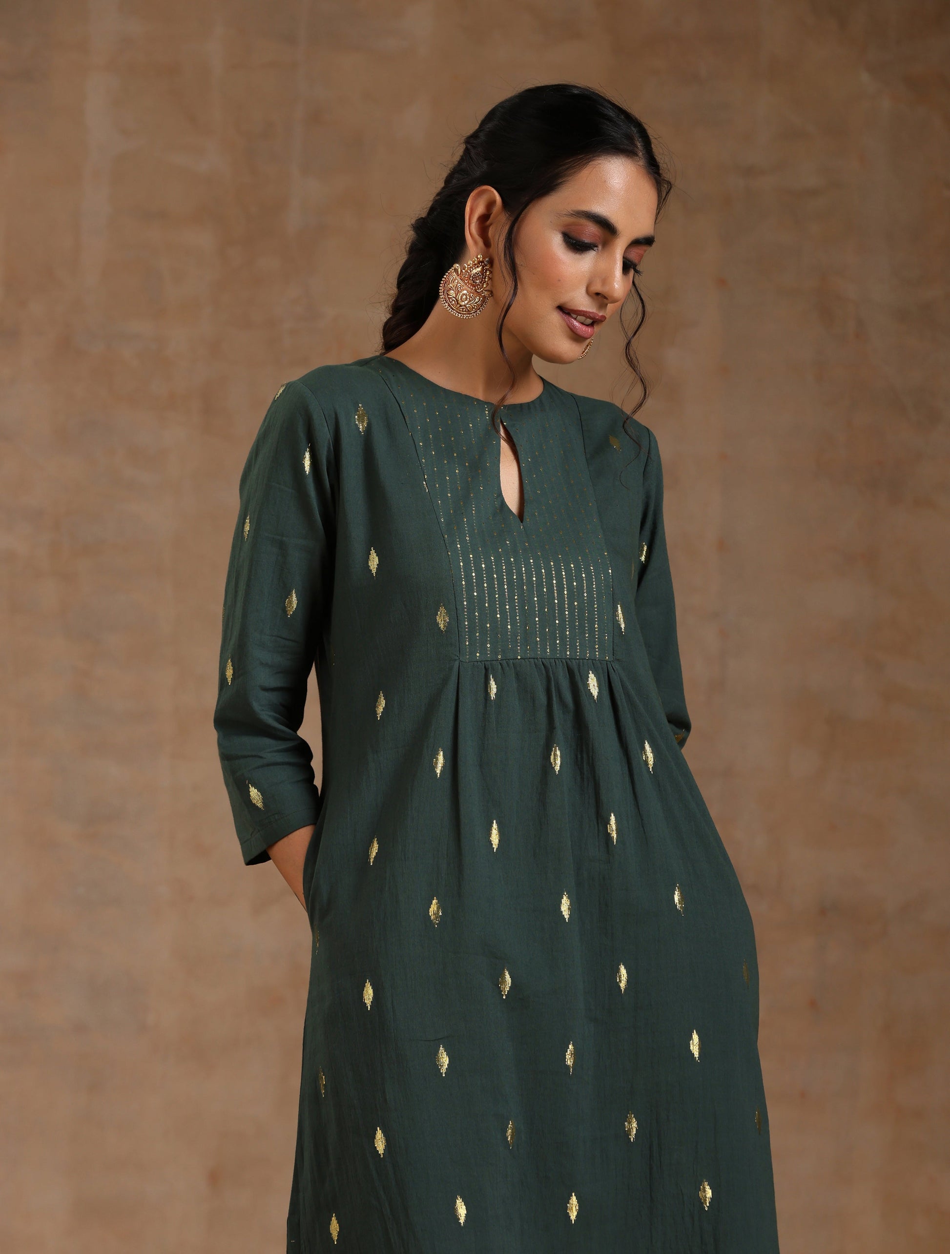 trueBrowns Dark Green Gold Cotton Yoke Kurta Set 