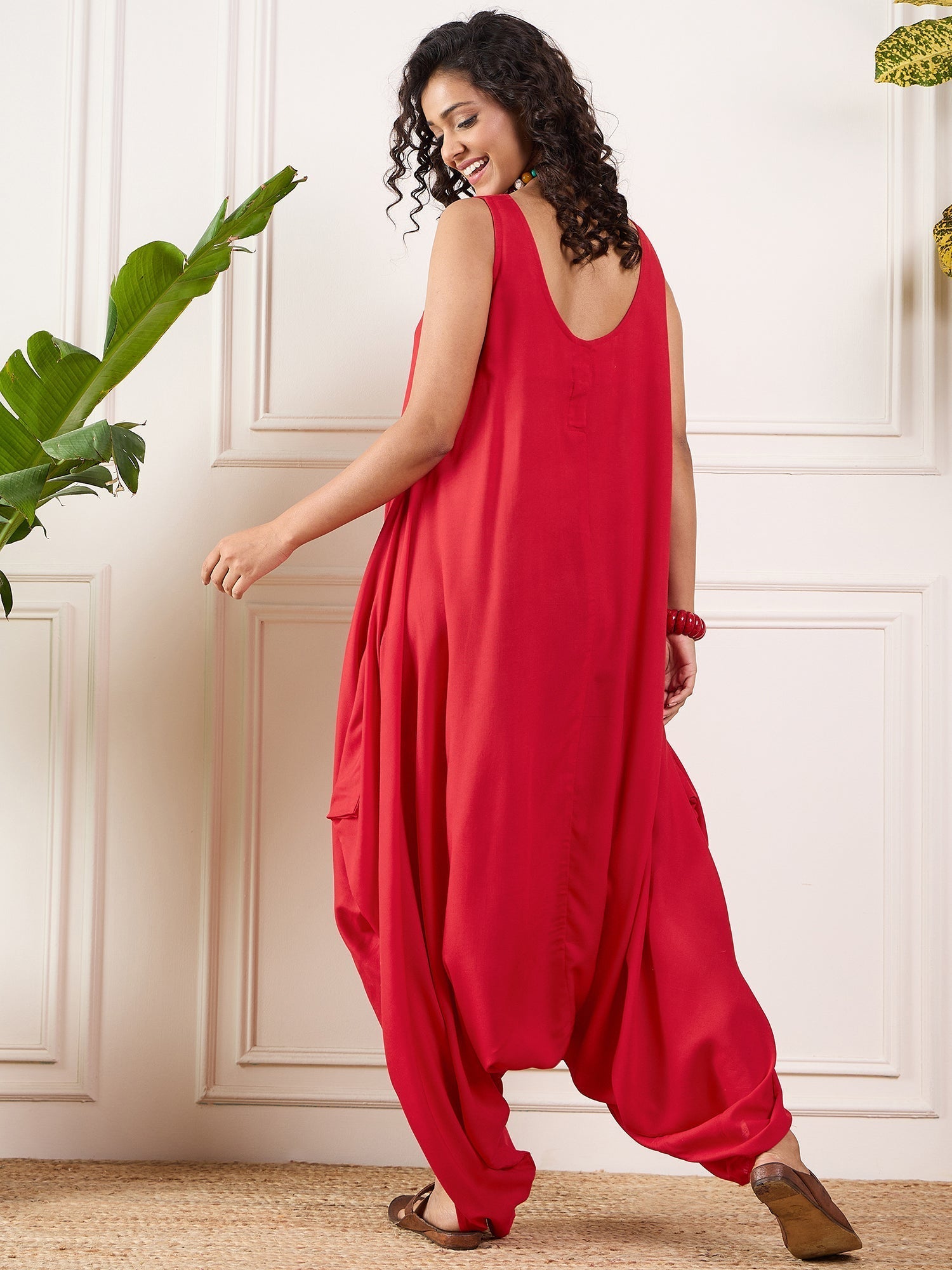 InWeave Red Round Sleeveless Jumpsuit 
