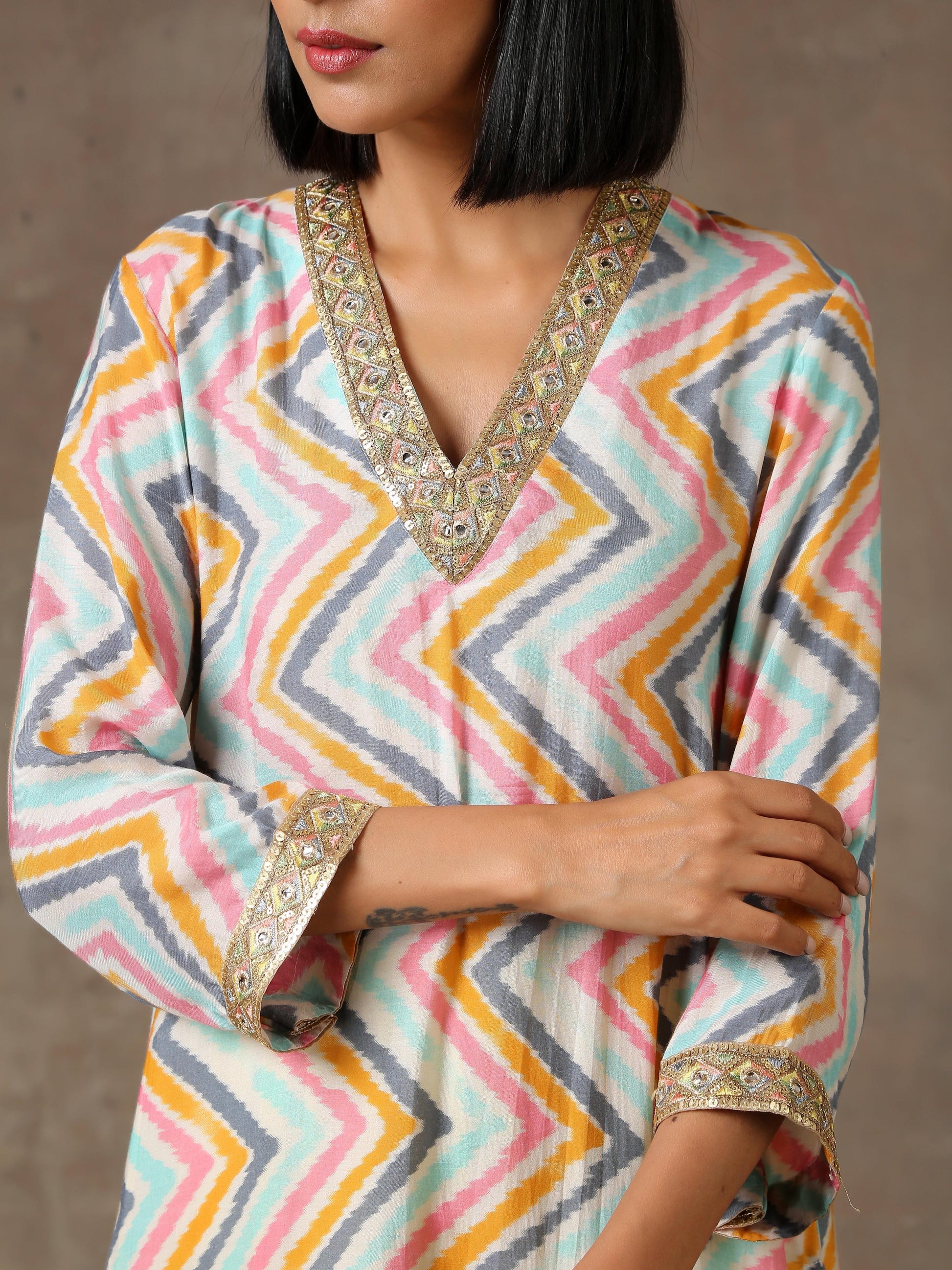 trueBrowns Multicolour Lehariya Printed Silk Kurta Pant Set 