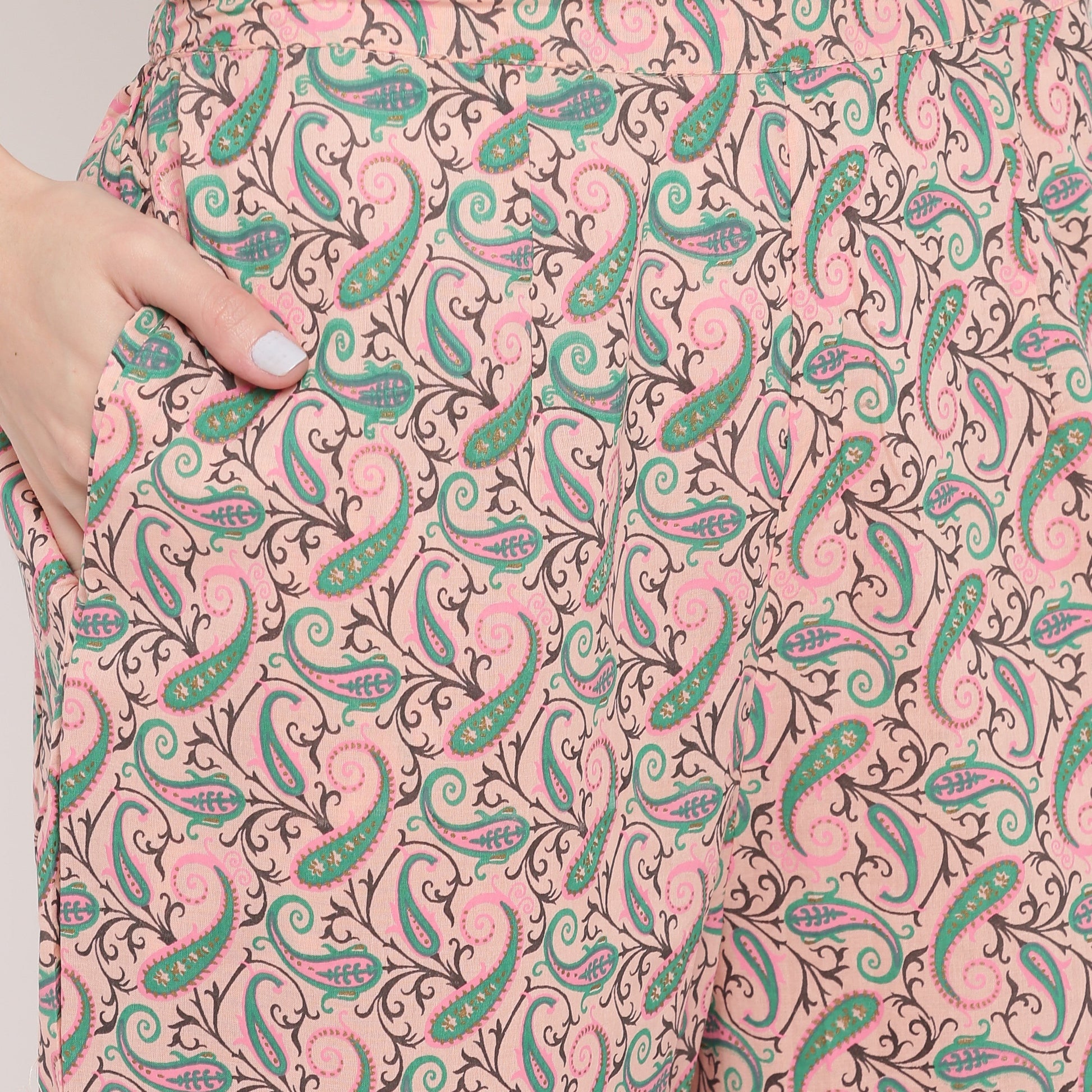 NOZ2TOZ Women's Foil Print & Gota Patti Work Straight Cotton Peach Kurta, Pant & Dupatta 