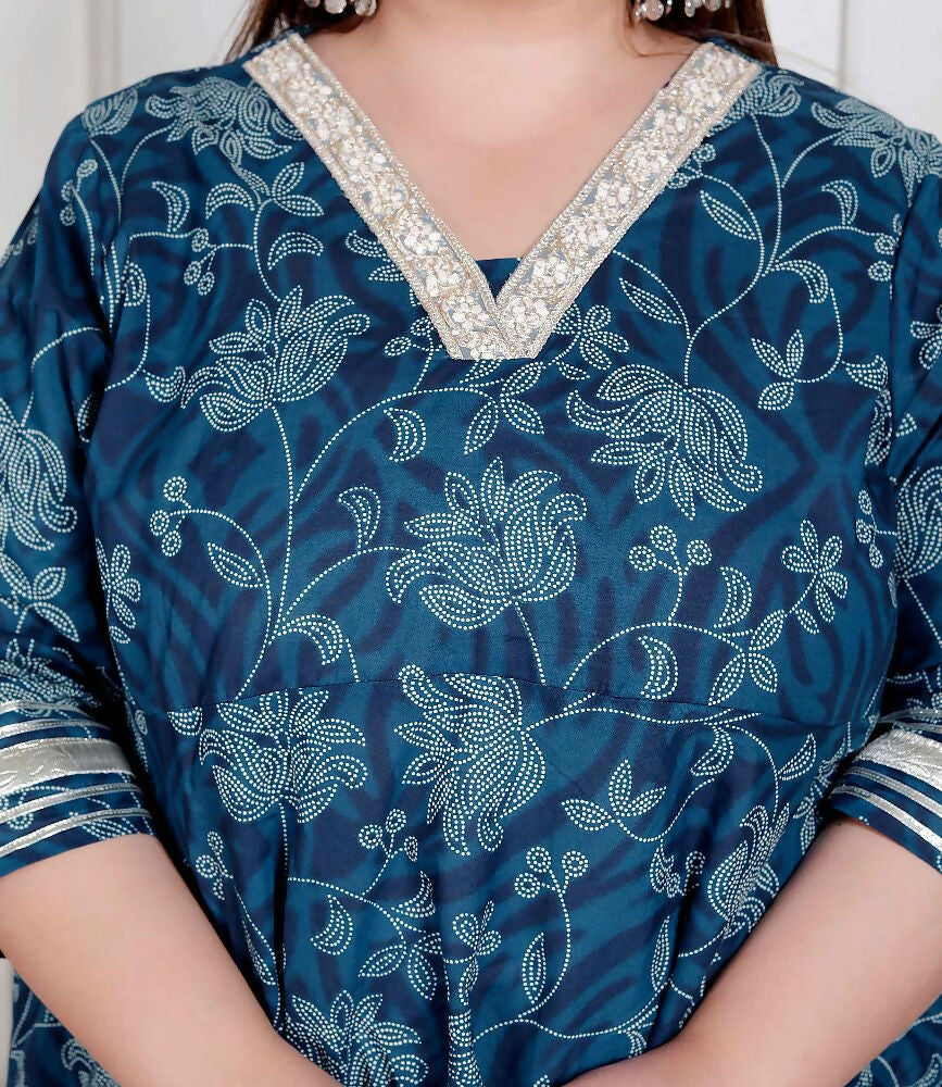 Miravan Plus Size Women'S Blue Cotton Embroidered Neck Anarkali Kurta