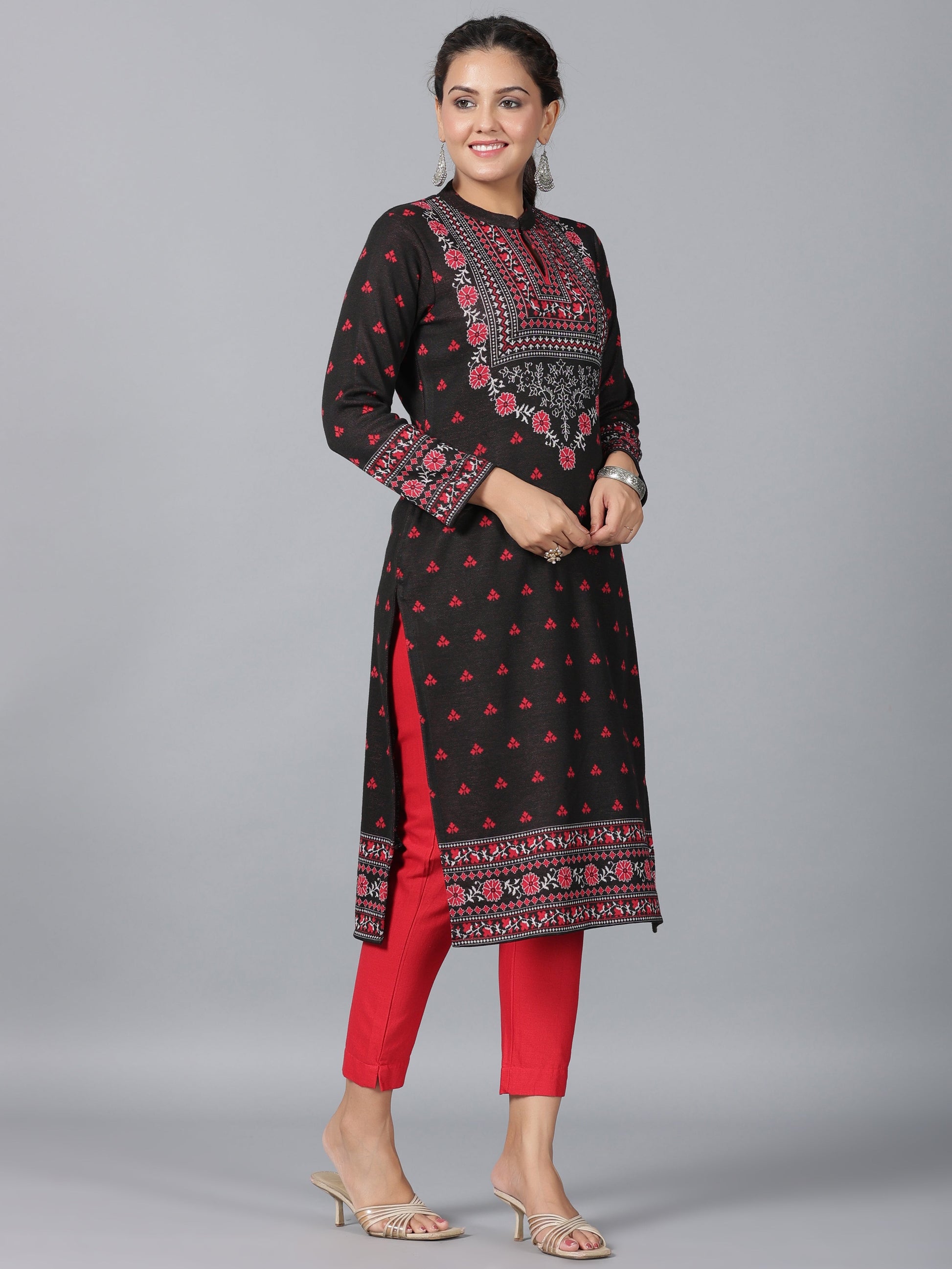 Juniper Women Black Printed Woolen Straight Kurta