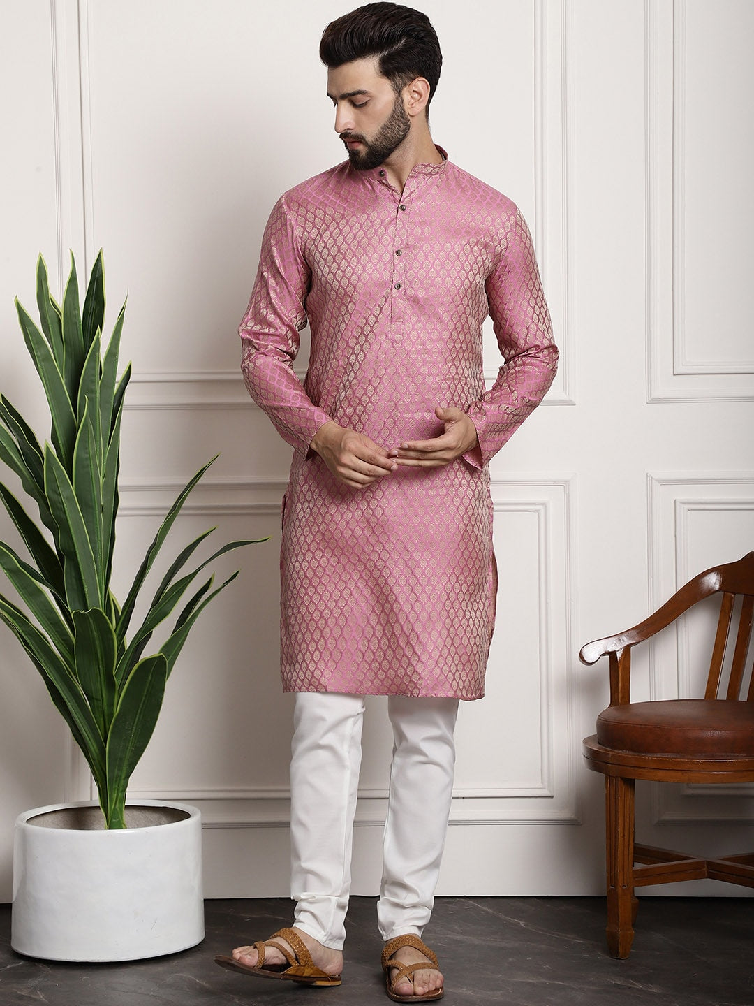 Sojanya Men Pink Ethnic Motifs Kurta with Pyjamas & Nehru Jacket 